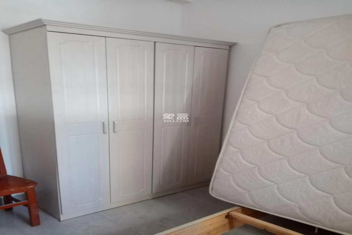 滨江花园 3室2厅1卫 1500.00元/月 滨江花园 3室2厅1卫 1500.00元/月室内图