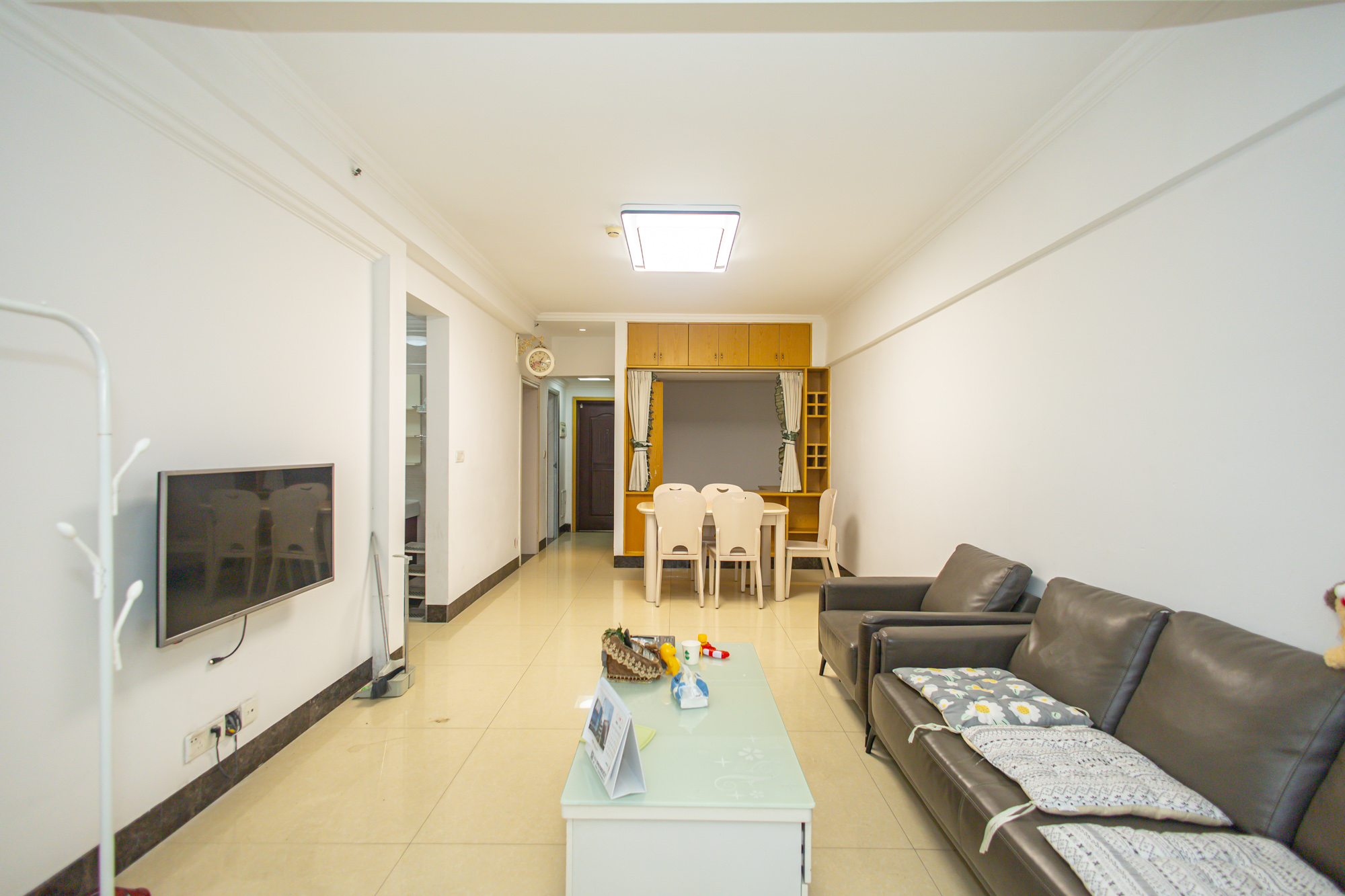 新长海广场 2室2厅1卫 58.0万 新长海广场 2室2厅1卫 58.0万客厅