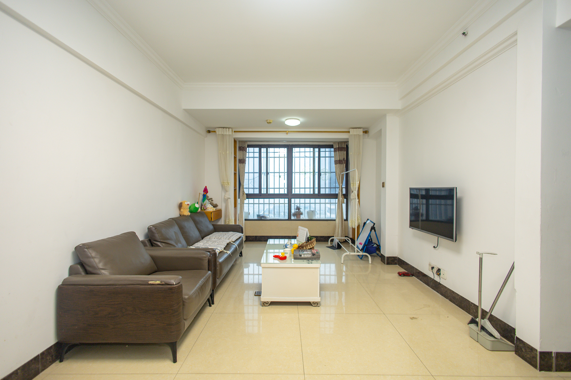 新长海广场 2室2厅1卫 58.0万 新长海广场 2室2厅1卫 58.0万客厅