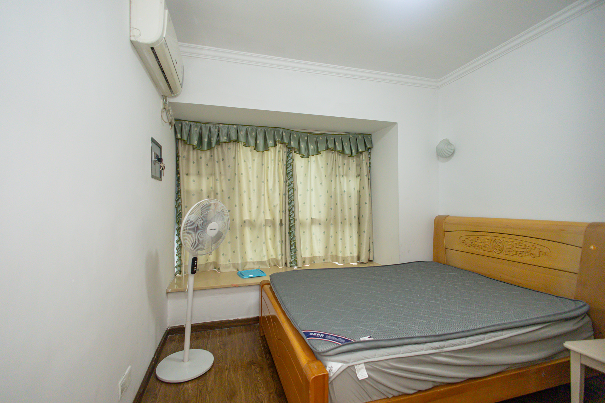 新长海广场 2室2厅1卫 58.0万 新长海广场 2室2厅1卫 58.0万卧室