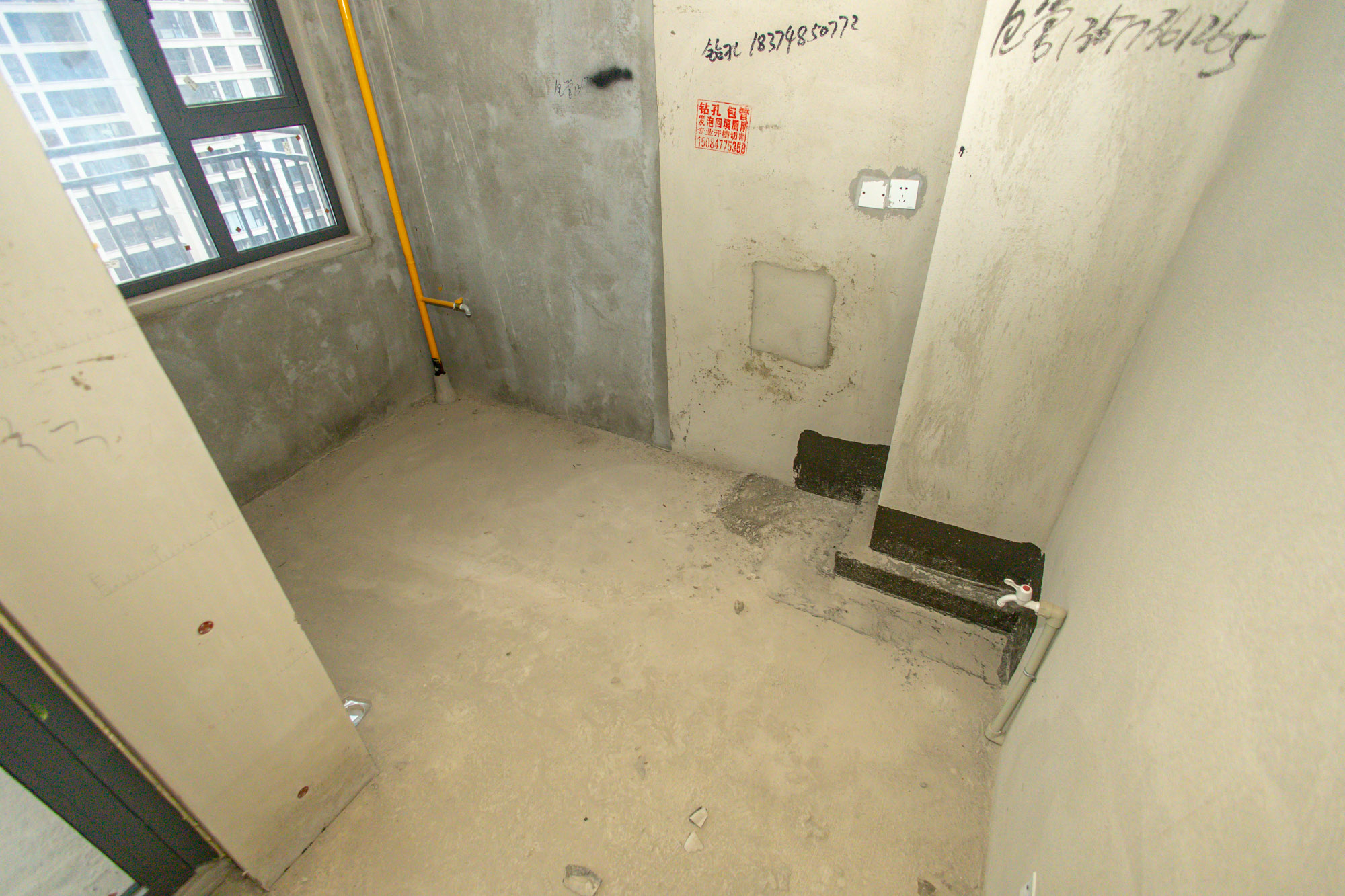 中梁正荣府  4室2厅2卫    148.0万 中梁正荣府  4室2厅2卫    148.0万厨房