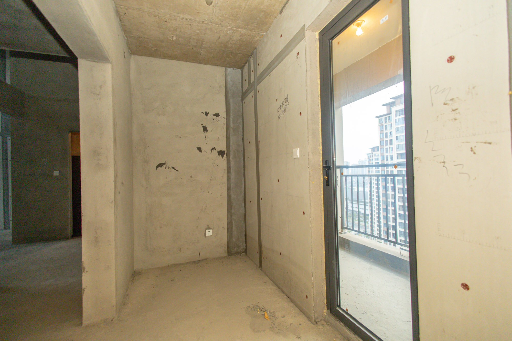 中梁正荣府  4室2厅2卫    148.0万 中梁正荣府  4室2厅2卫    148.0万其他