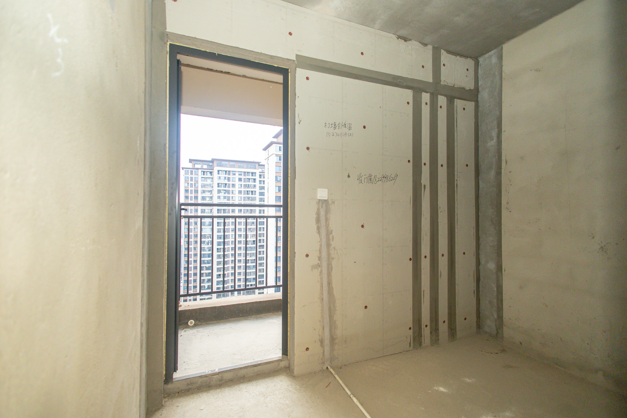 中梁正荣府  4室2厅2卫    148.0万 中梁正荣府  4室2厅2卫    148.0万卧室