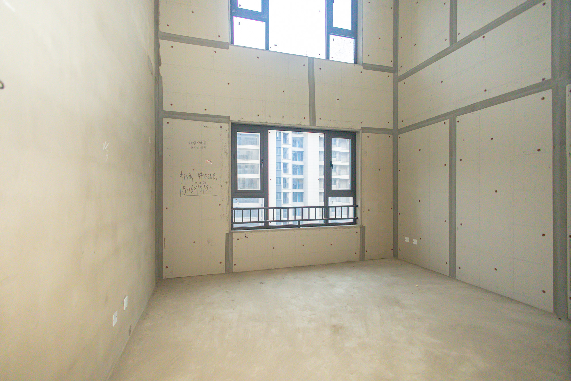 中梁正荣府  4室2厅2卫    148.0万 中梁正荣府  4室2厅2卫    148.0万卧室