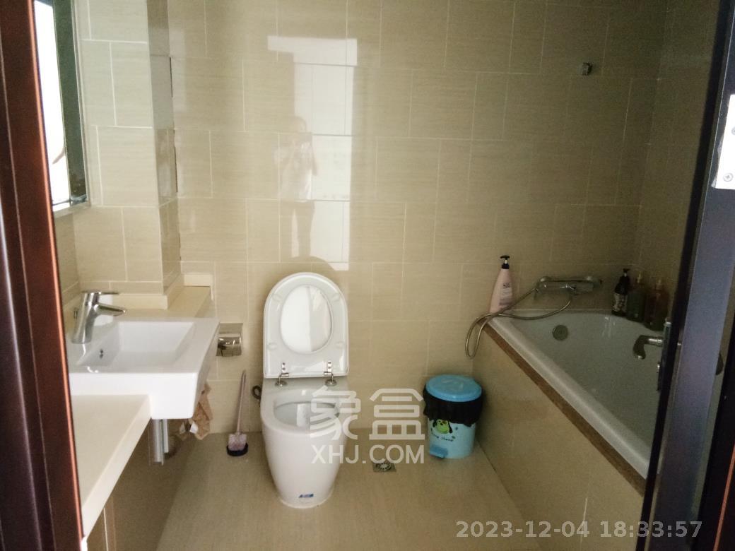 阳光100三期  3室2厅2卫   3500.00元/月室内图