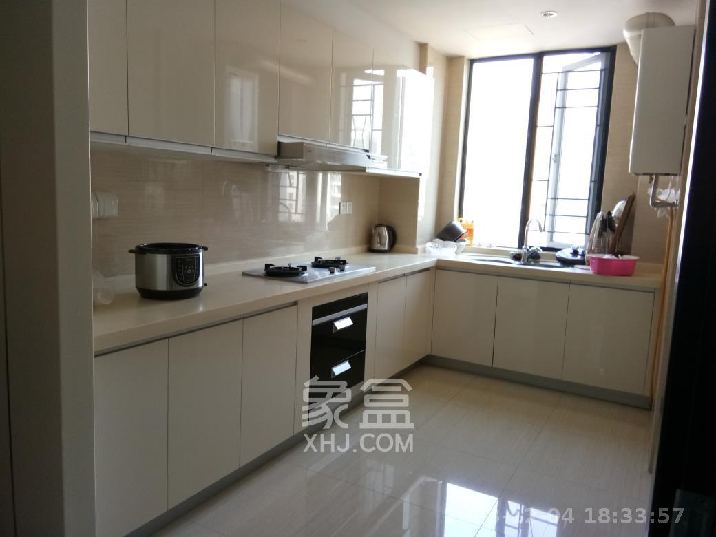 阳光100三期 3室2厅2卫 3000.0元/月 阳光100三期 3室2厅2卫 3000.0元/月室内图