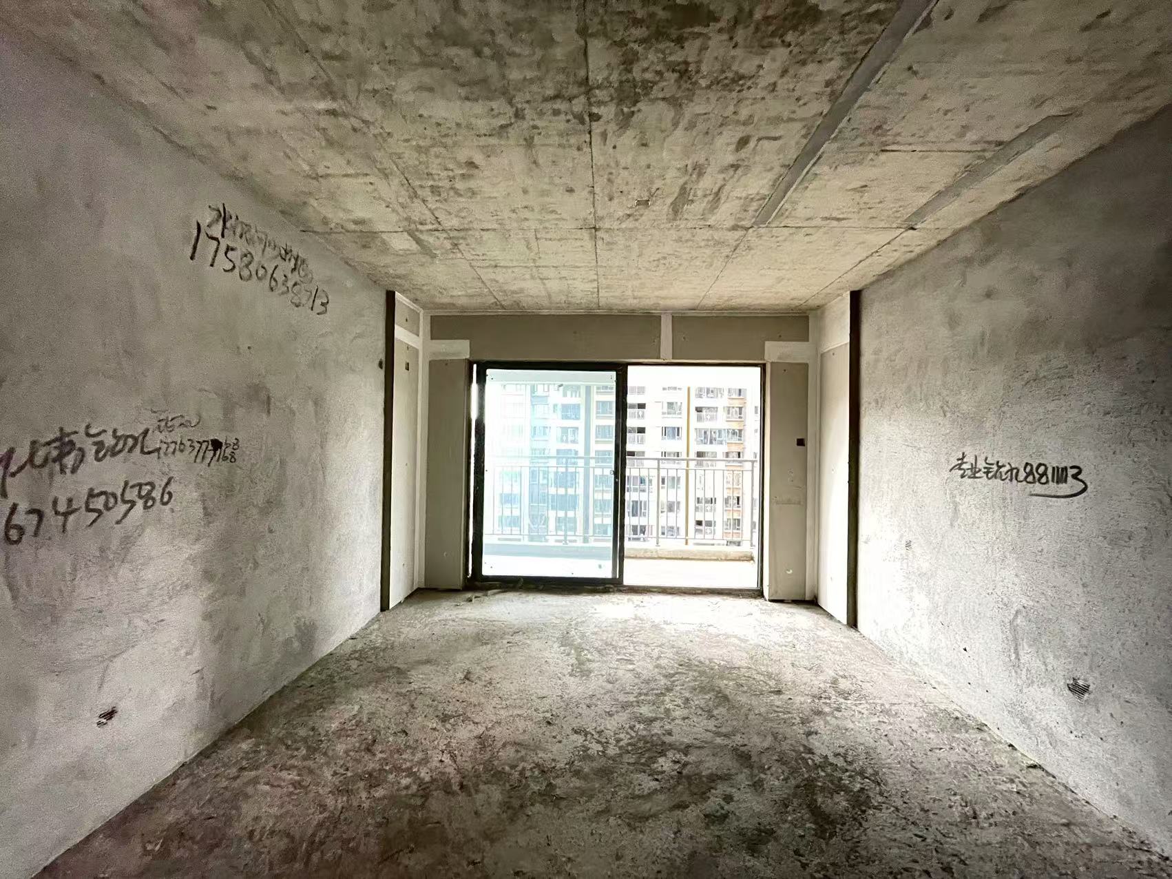 宁邦中心(二期公园里) 4室2厅2卫 73.8万 宁邦中心(二期公园里) 4室2厅2卫 73.8万室内图