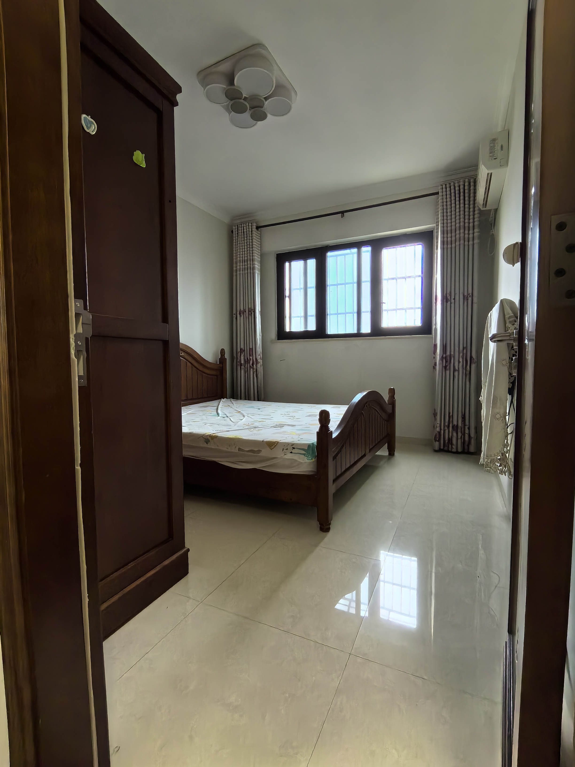 翡翠水城(住宅)  4室2厅2卫    198.0万 翡翠水城(住宅)  4室2厅2卫    198.0万室内图