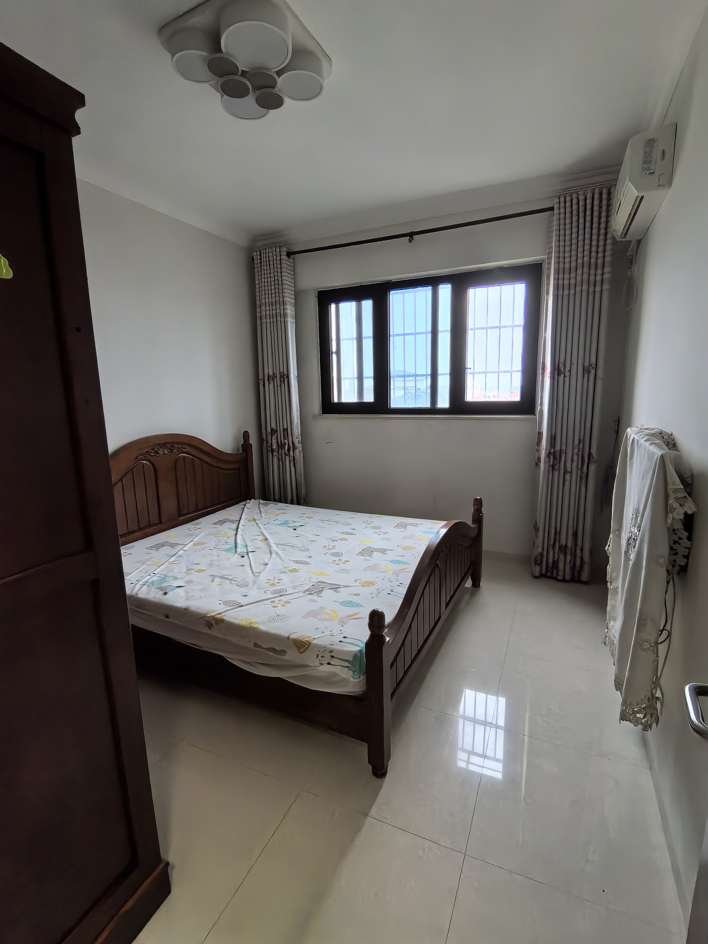 翡翠水城(住宅)  4室2厅2卫    198.0万 翡翠水城(住宅)  4室2厅2卫    198.0万室内图