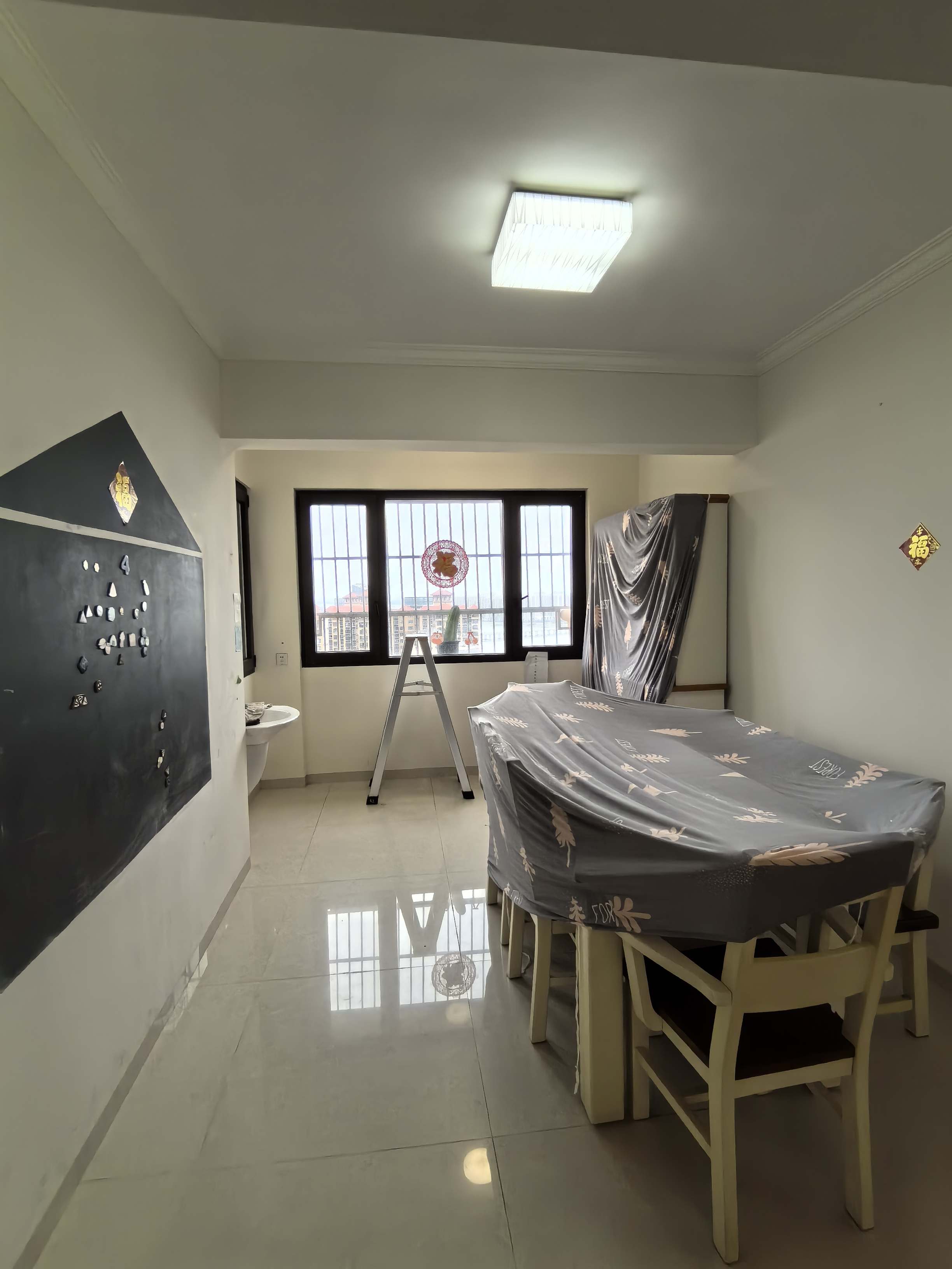 翡翠水城(住宅)  4室2厅2卫    198.0万 翡翠水城(住宅)  4室2厅2卫    198.0万小区图