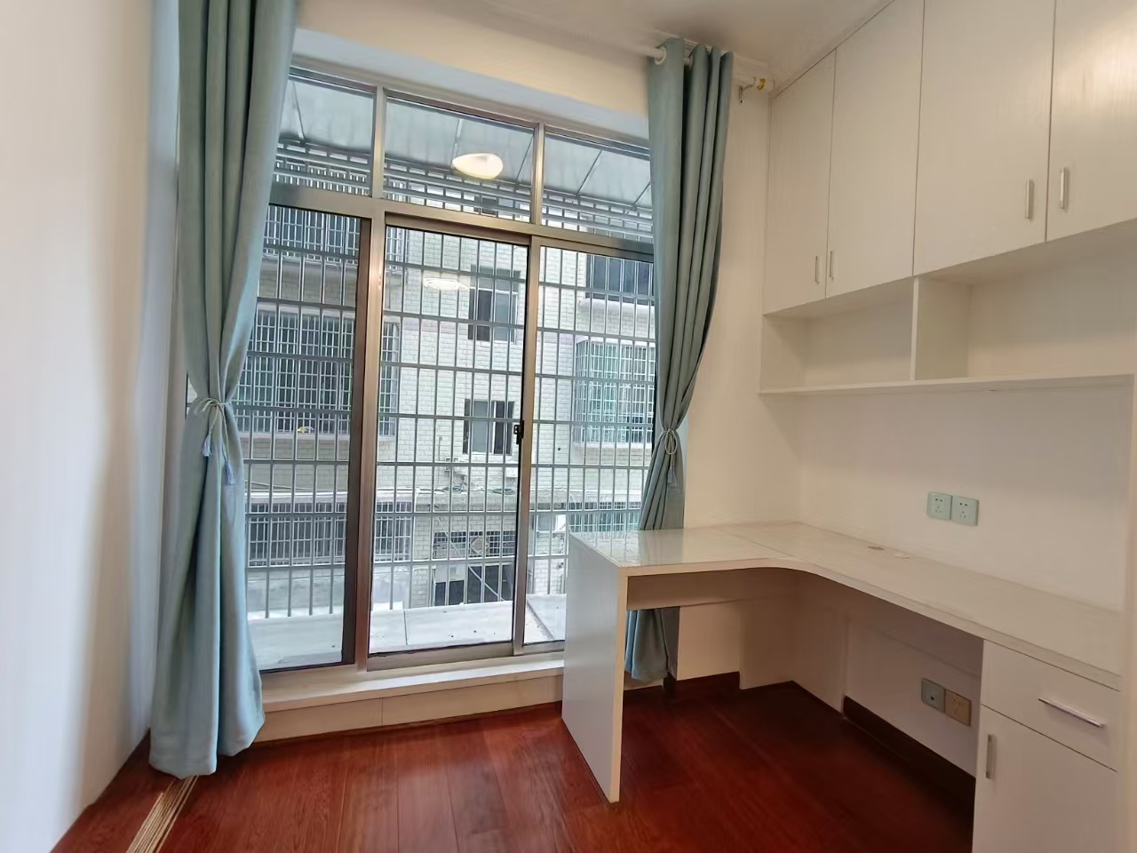 明月小区 3室2厅2卫 1600.0元/月 明月小区 3室2厅2卫 1600.0元/月室内图