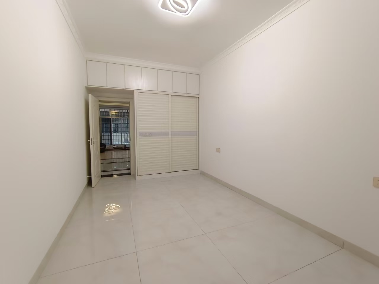 明月小区 3室2厅2卫 1600.0元/月 明月小区 3室2厅2卫 1600.0元/月室内图