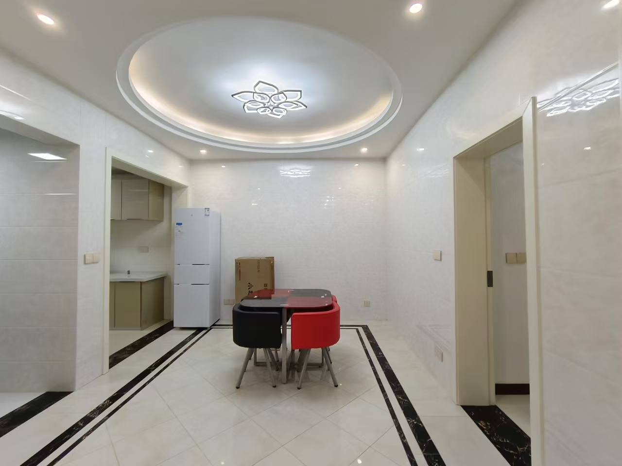 明月小区 3室2厅2卫 1600.0元/月 明月小区 3室2厅2卫 1600.0元/月室内图