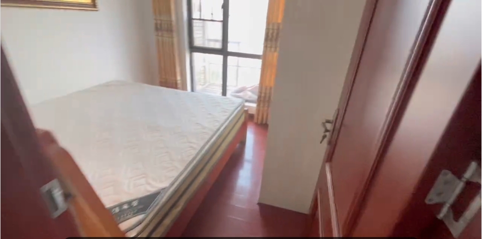 叠彩兰亭 3室2厅1卫 2400.0元/月 叠彩兰亭 3室2厅1卫 2400.0元/月室内图