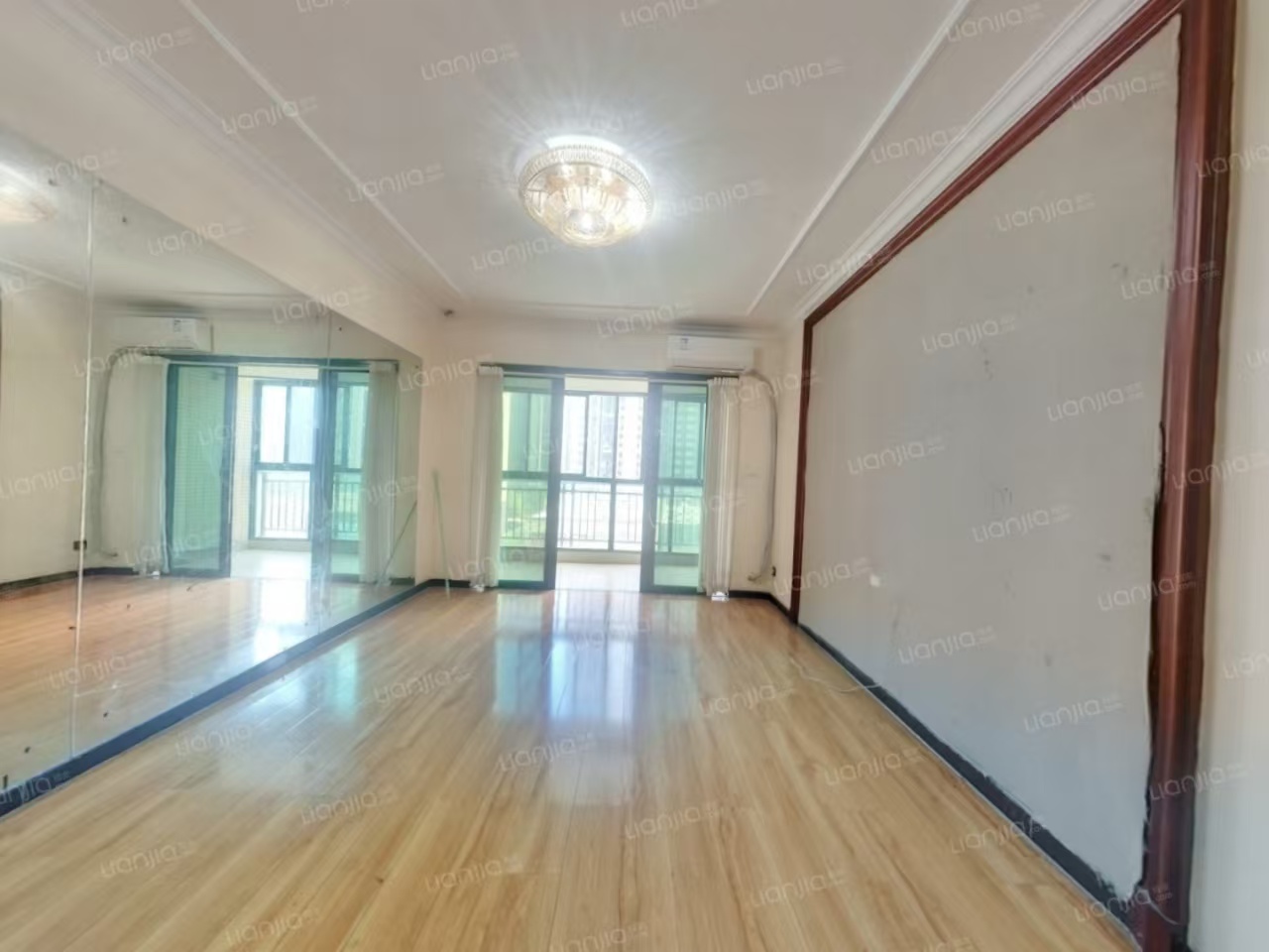 恒大翡翠华庭 2室2厅1卫 1800.0元/月 恒大翡翠华庭 2室2厅1卫 1800.0元/月室内图