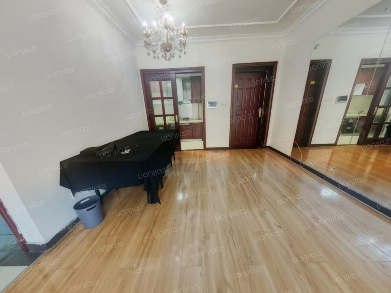 恒大翡翠华庭 2室2厅1卫 1800.0元/月 恒大翡翠华庭 2室2厅1卫 1800.0元/月室内图