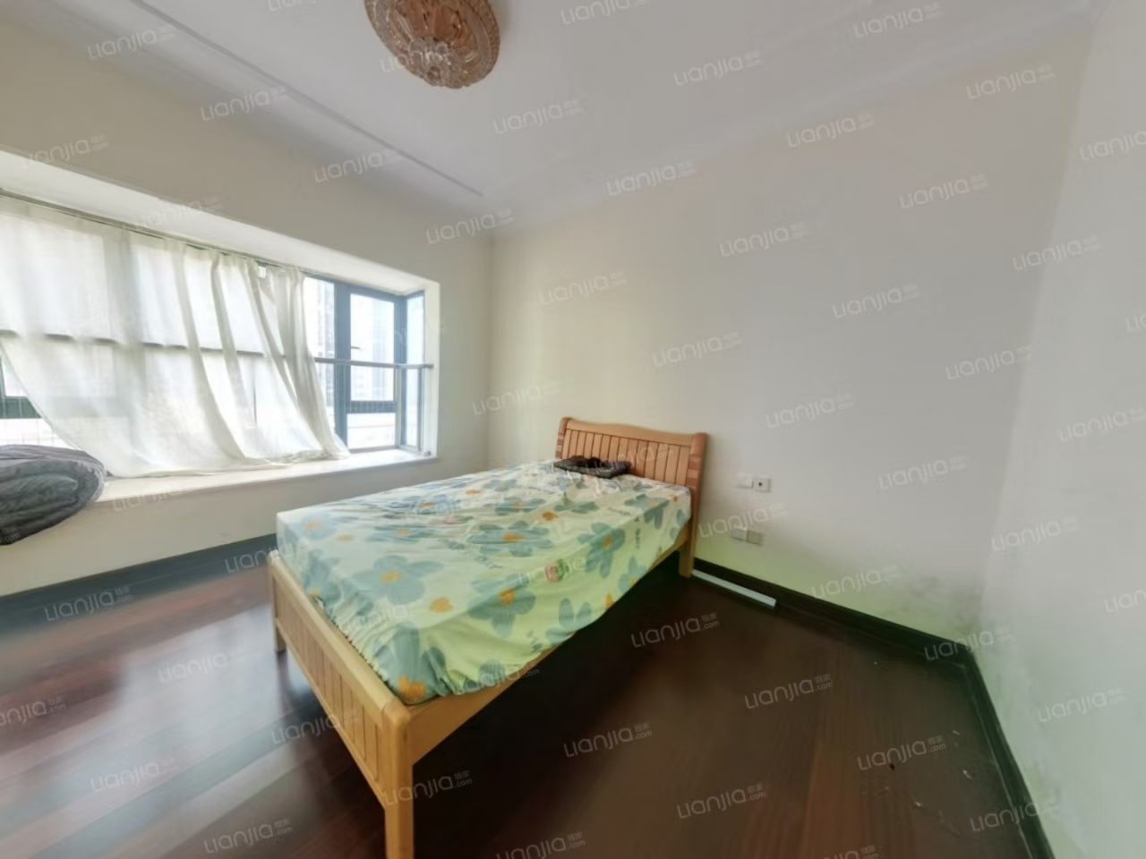 恒大翡翠华庭 2室2厅1卫 1800.0元/月 恒大翡翠华庭 2室2厅1卫 1800.0元/月室内图