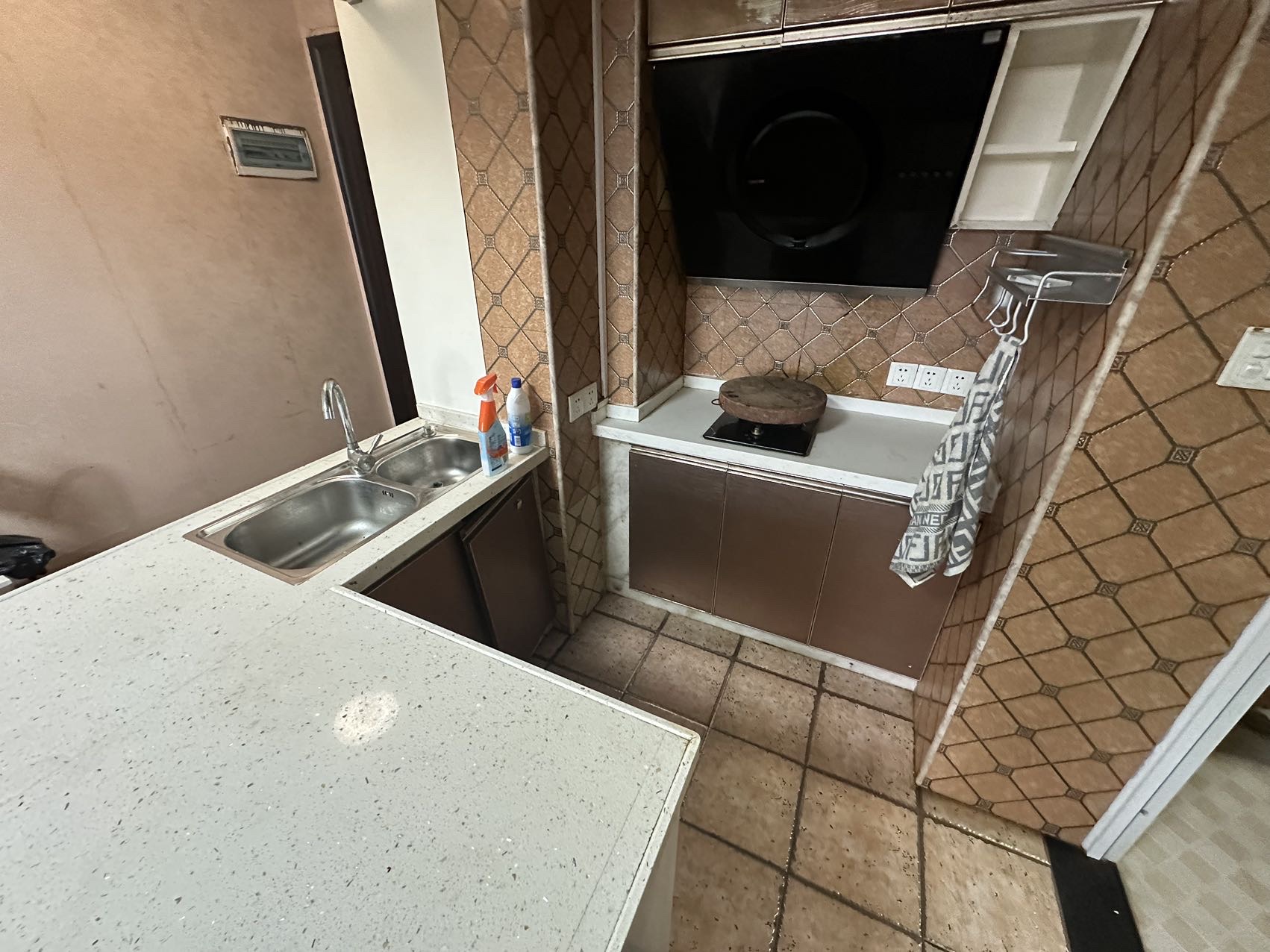 东方豪苑 1室1厅1卫 1300.0元/月 东方豪苑 1室1厅1卫 1300.0元/月室内图