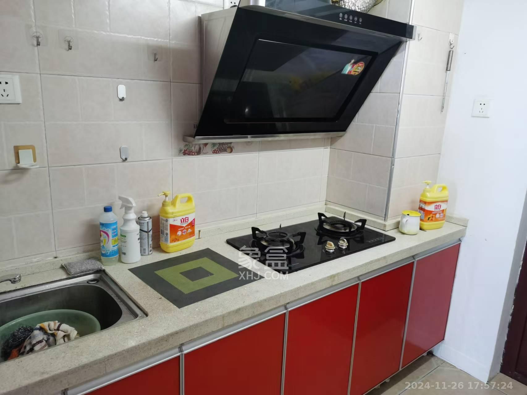 融圣国际  2室1厅1卫    2500.0元/月 融圣国际  2室1厅1卫    2500.0元/月室内图1