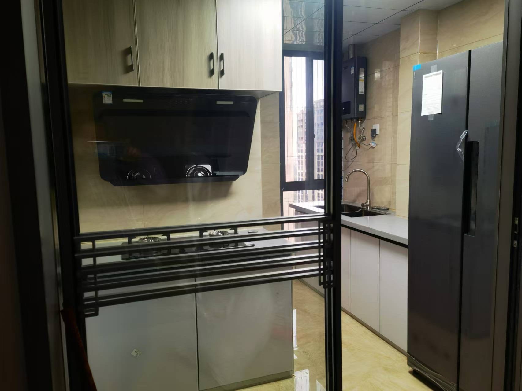 融冠亲城 3室2厅1卫 2800.0元/月 融冠亲城 3室2厅1卫 2800.0元/月室内图