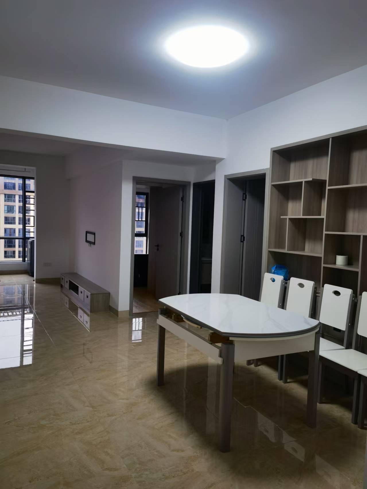 融冠亲城 3室2厅1卫 2800.0元/月 融冠亲城 3室2厅1卫 2800.0元/月室内图