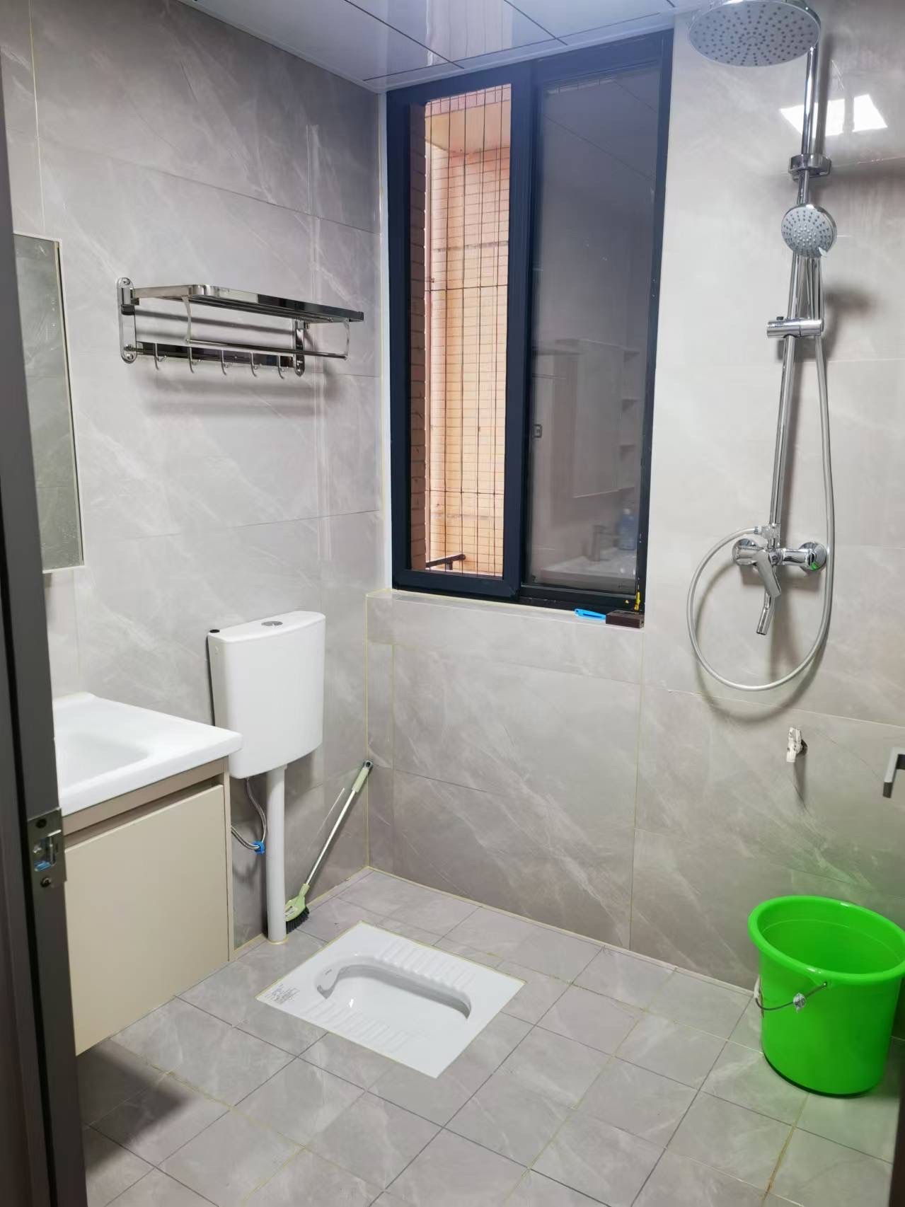 融冠亲城 3室2厅1卫 2800.0元/月 融冠亲城 3室2厅1卫 2800.0元/月室内图