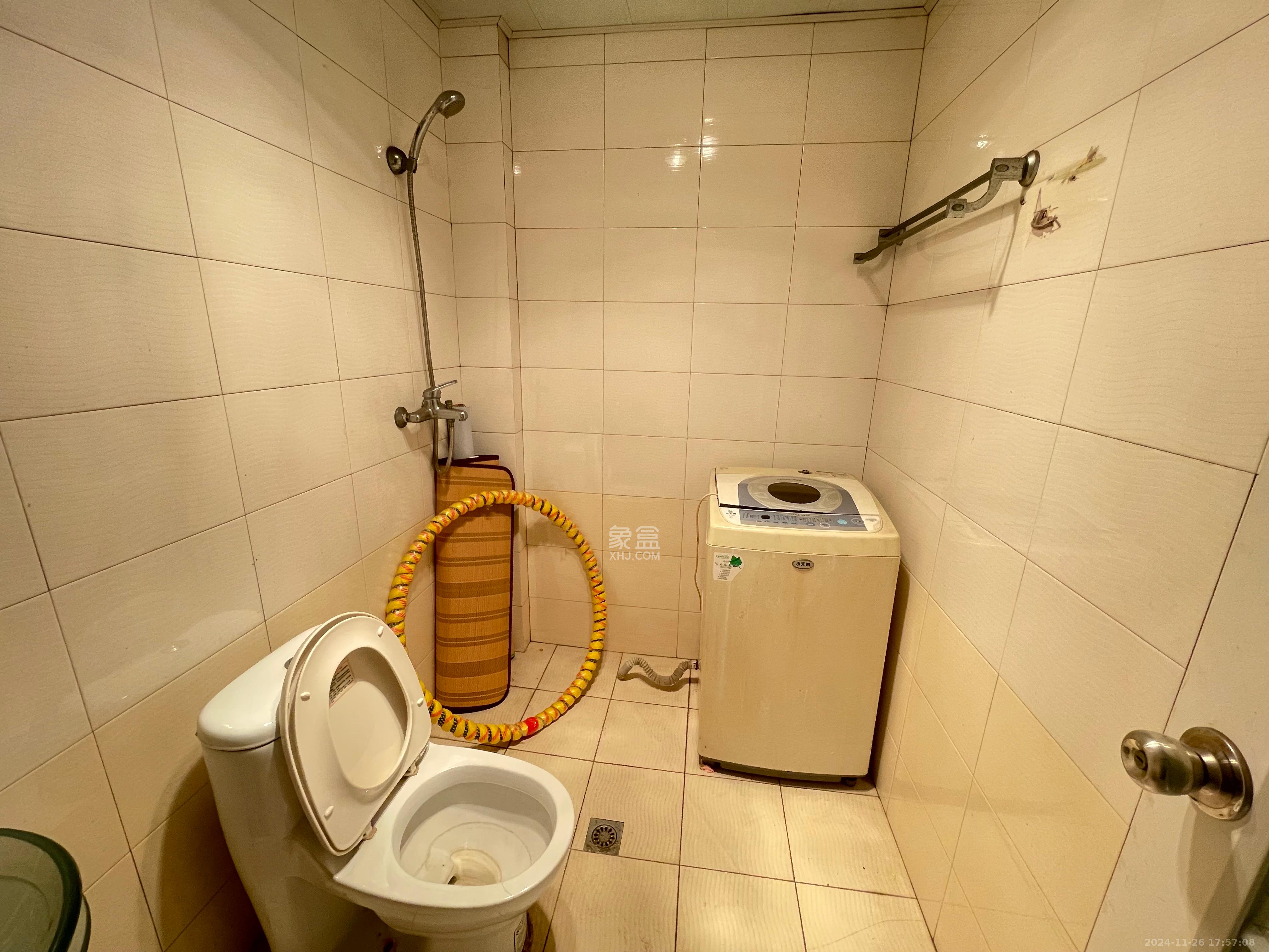 德馨园  4室2厅2卫    2000.0元/月 德馨园  4室2厅2卫    2000.0元/月室内图