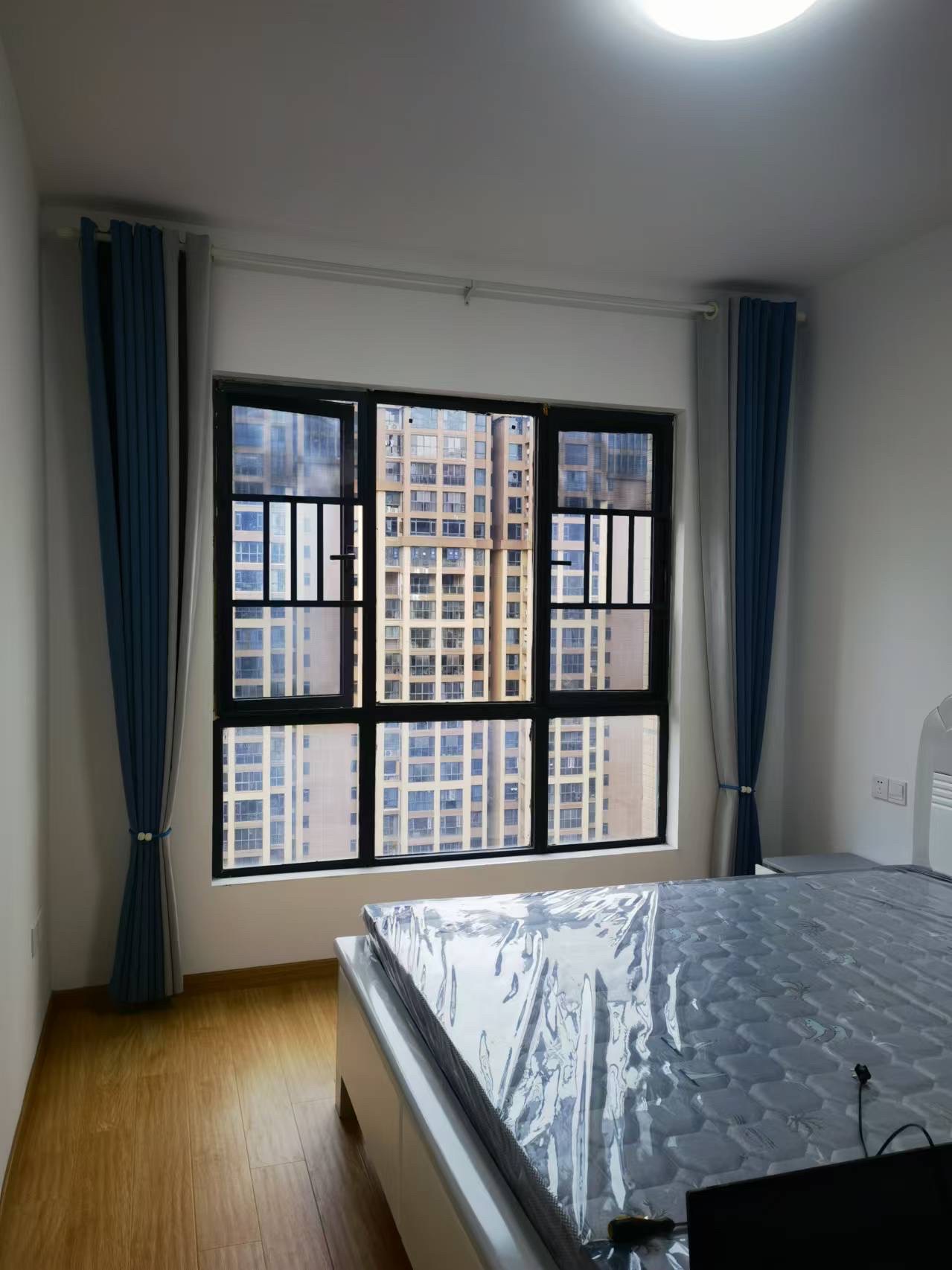 融冠亲城 3室2厅1卫 2800.0元/月 融冠亲城 3室2厅1卫 2800.0元/月室内图