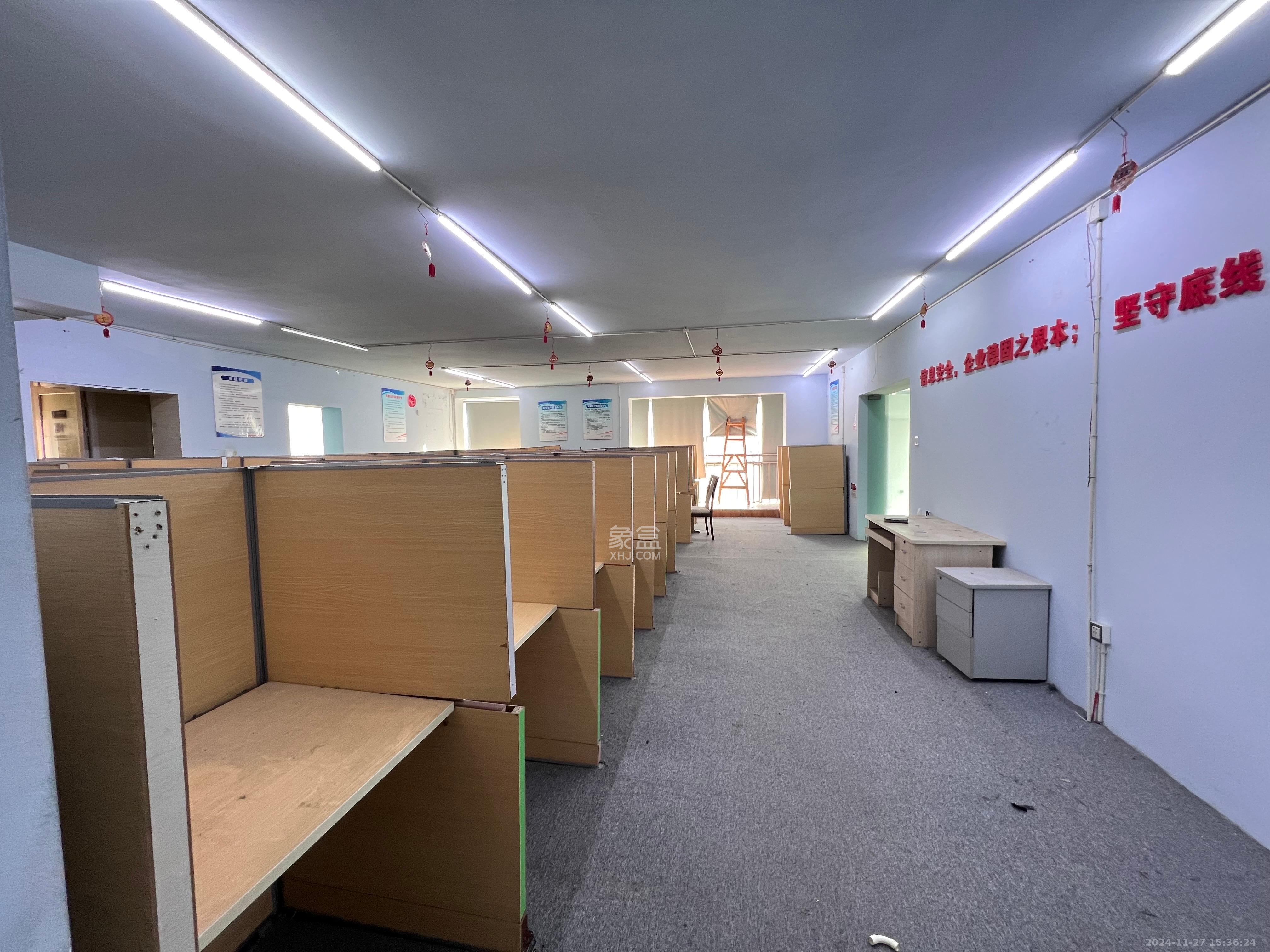 湖南财富中心  3室2厅1卫    6000.0元/月 湖南财富中心  3室2厅1卫    6000.0元/月室内图