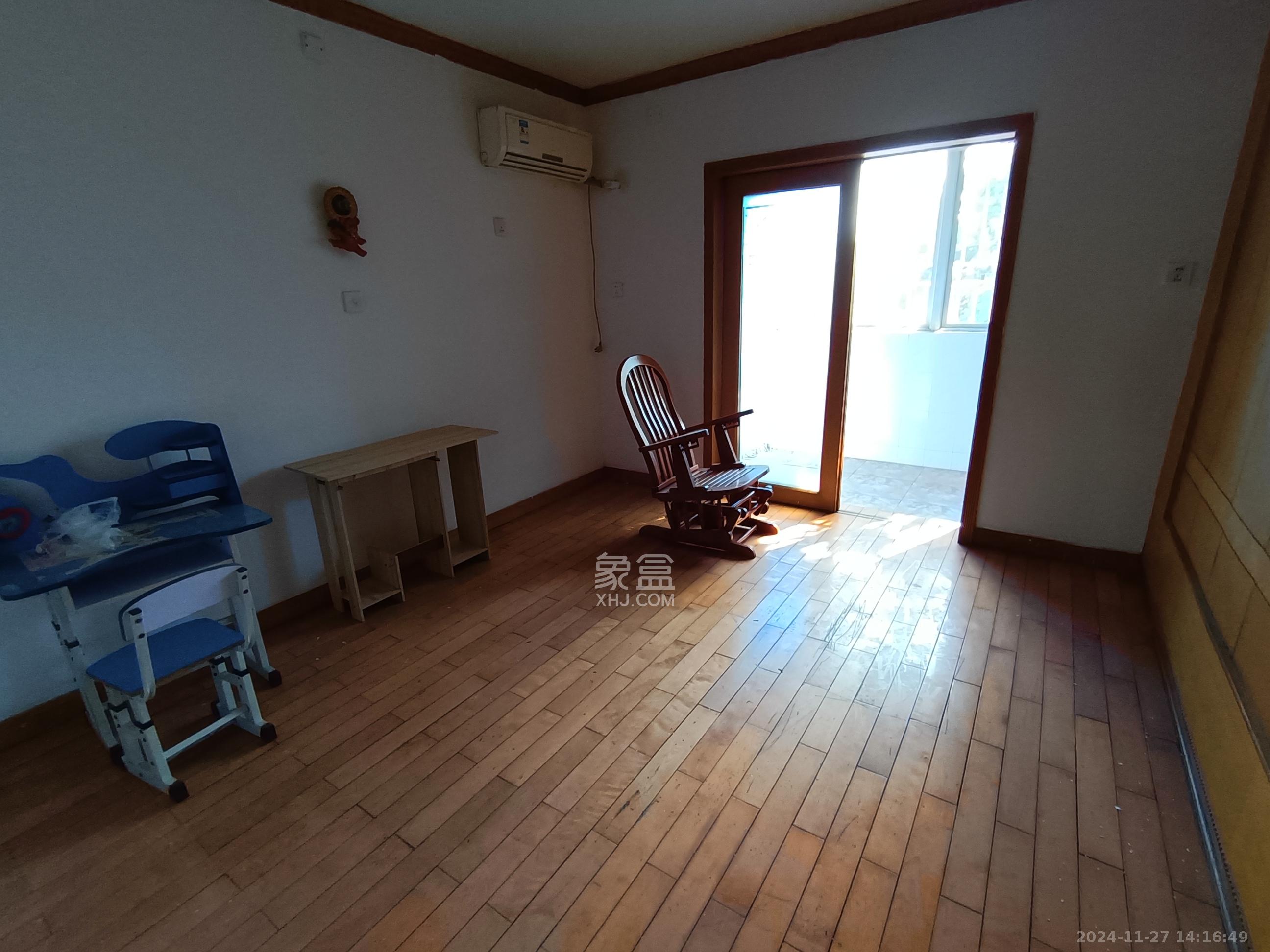 石油小区 3室2厅1卫 1850.0元/月 石油小区 3室2厅1卫 1850.0元/月室内图