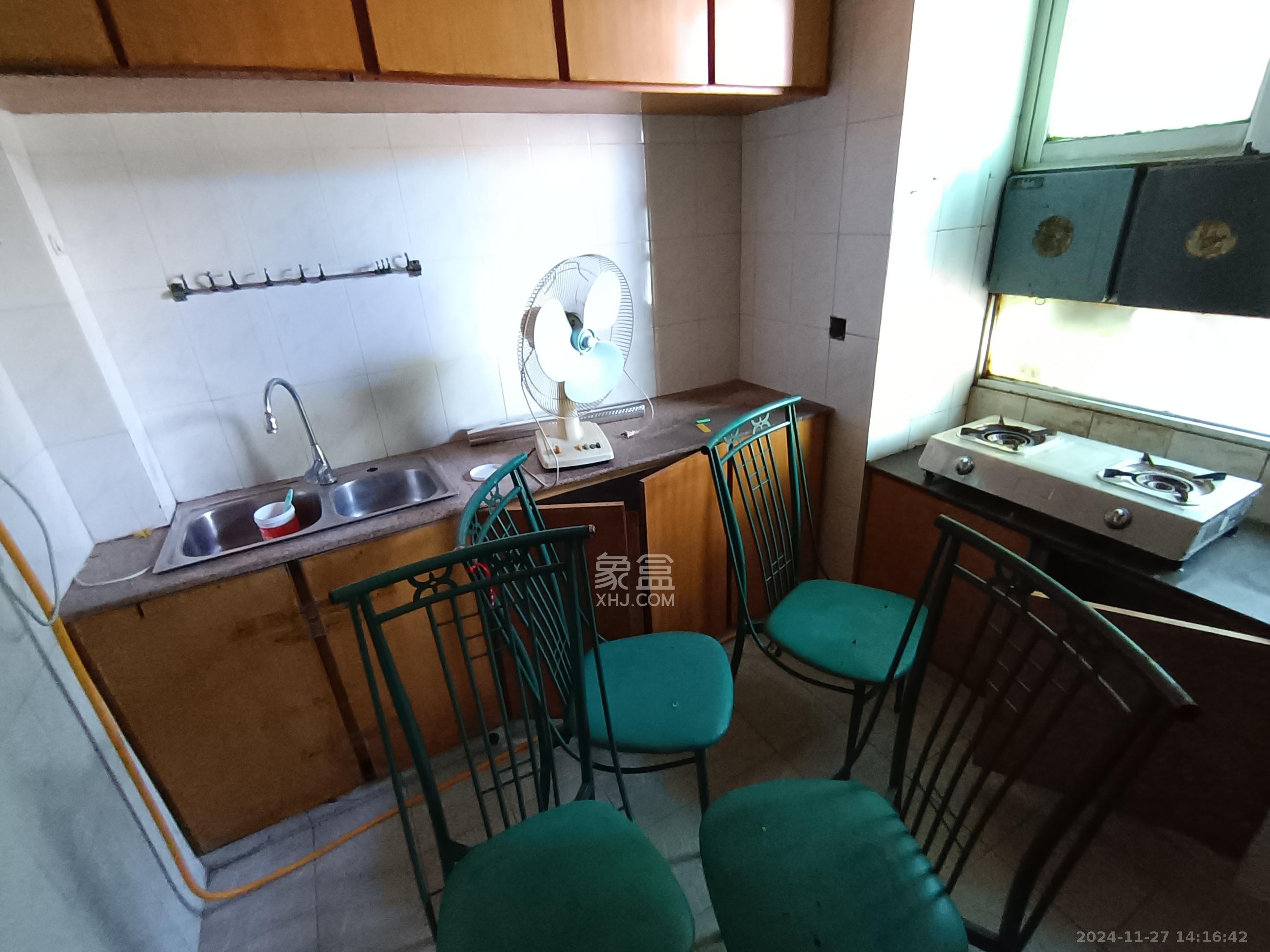 石油小区 3室2厅1卫 1850.0元/月 石油小区 3室2厅1卫 1850.0元/月室内图