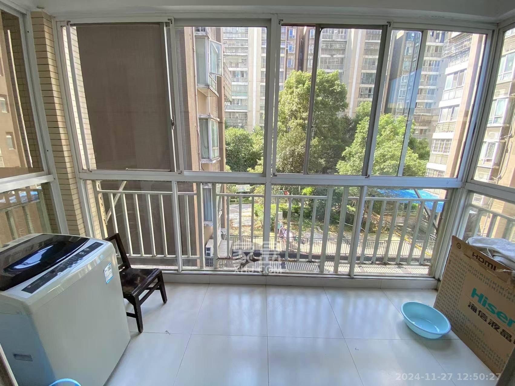 麓山枫情  2室1厅1卫    2200.0元/月室内图