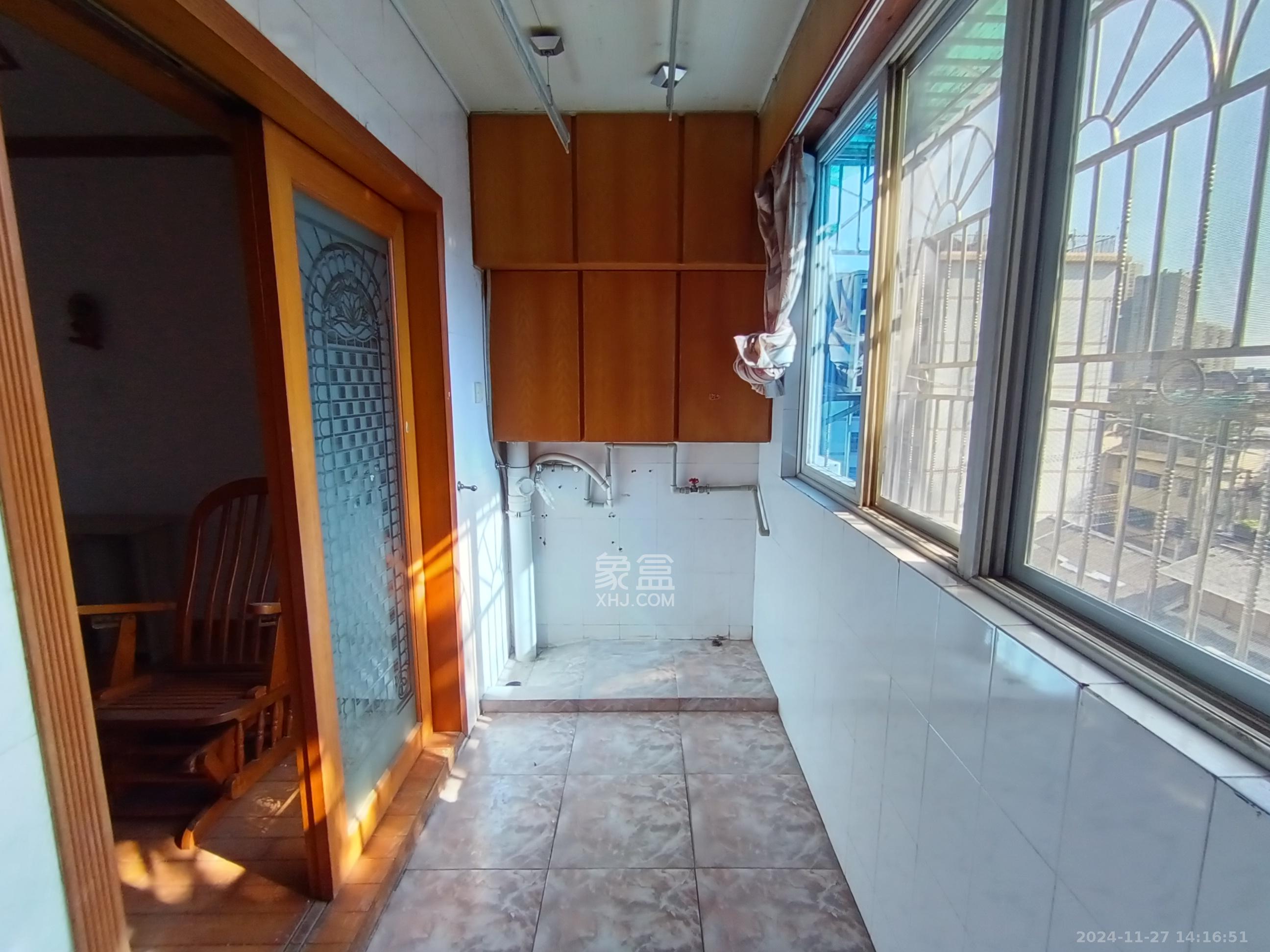 石油小区 3室2厅1卫 1850.0元/月 石油小区 3室2厅1卫 1850.0元/月室内图