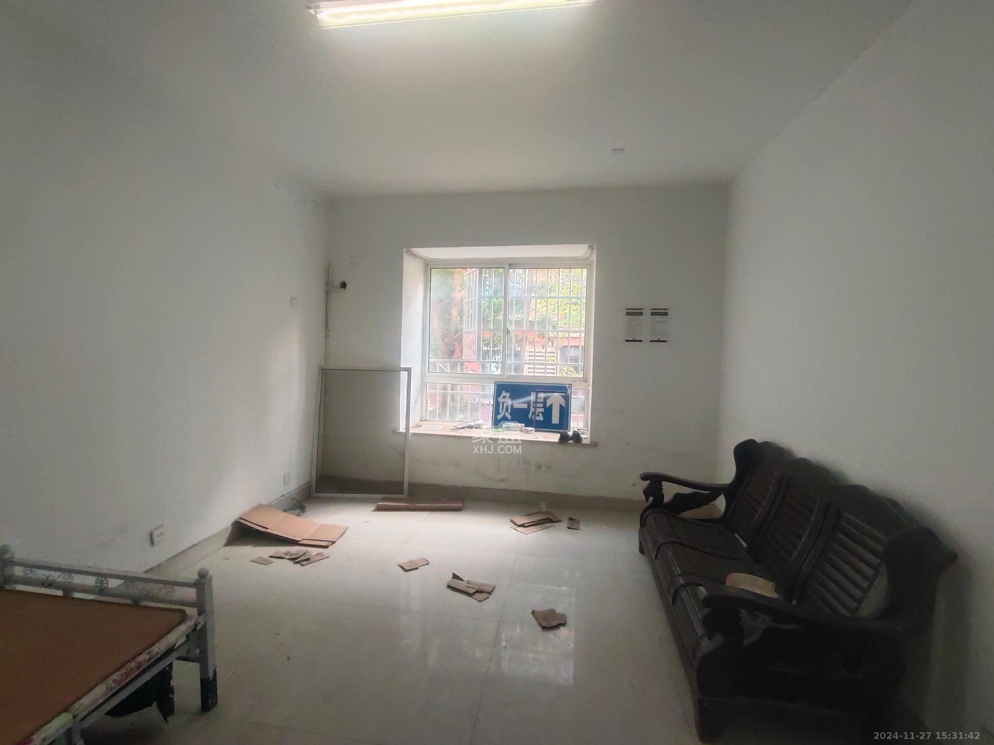 润芳园 6室2厅3卫 3500.0元/月 润芳园 6室2厅3卫 3500.0元/月室内图