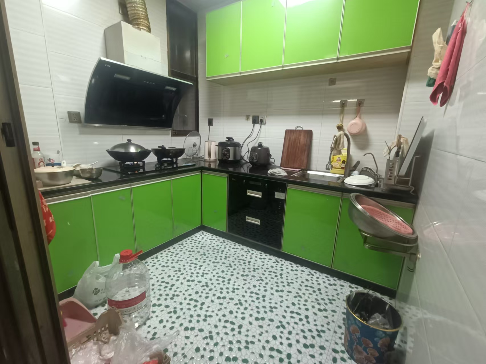 天地人和  2室2厅1卫    36.0万 天地人和  2室2厅1卫    36.0万客厅