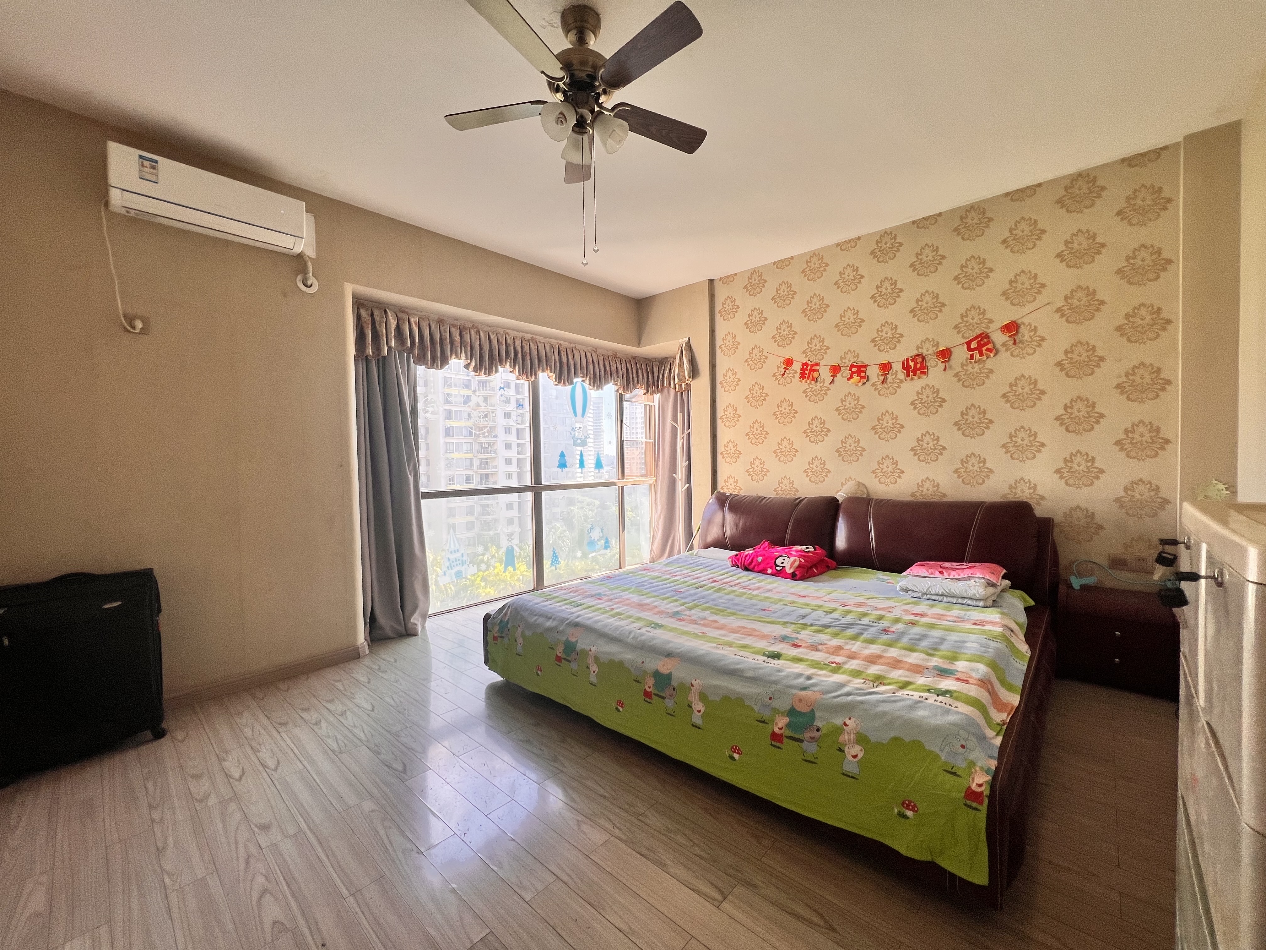 海岸壹号 4室2厅2卫 4800.0元/月 海岸壹号 4室2厅2卫 4800.0元/月室内图