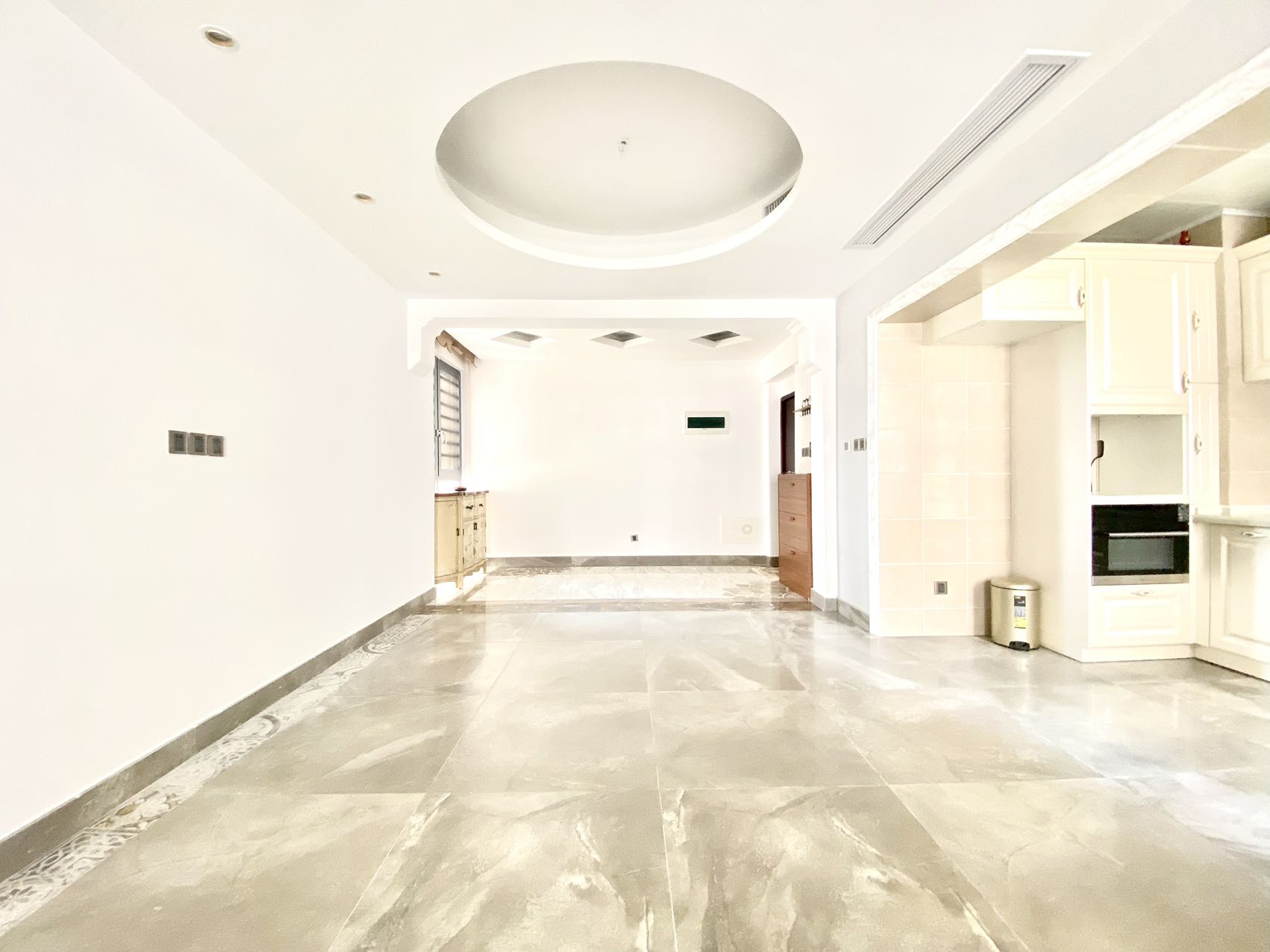 绿地海长流三期  5室2厅2卫    229.0万 绿地海长流三期  5室2厅2卫    229.0万室内图