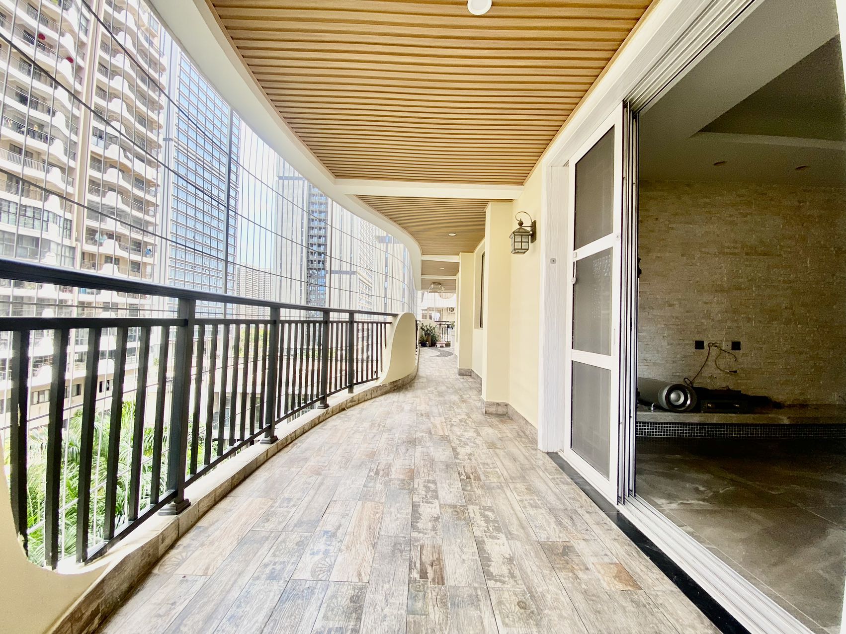 绿地海长流三期  5室2厅2卫    229.0万 绿地海长流三期  5室2厅2卫    229.0万室内图