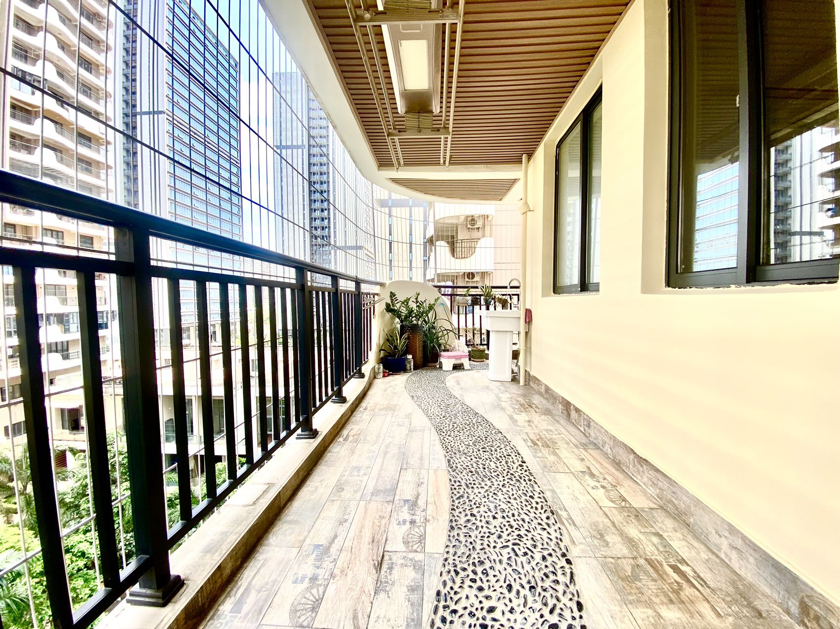 绿地海长流三期  5室2厅2卫    229.0万 绿地海长流三期  5室2厅2卫    229.0万室内图