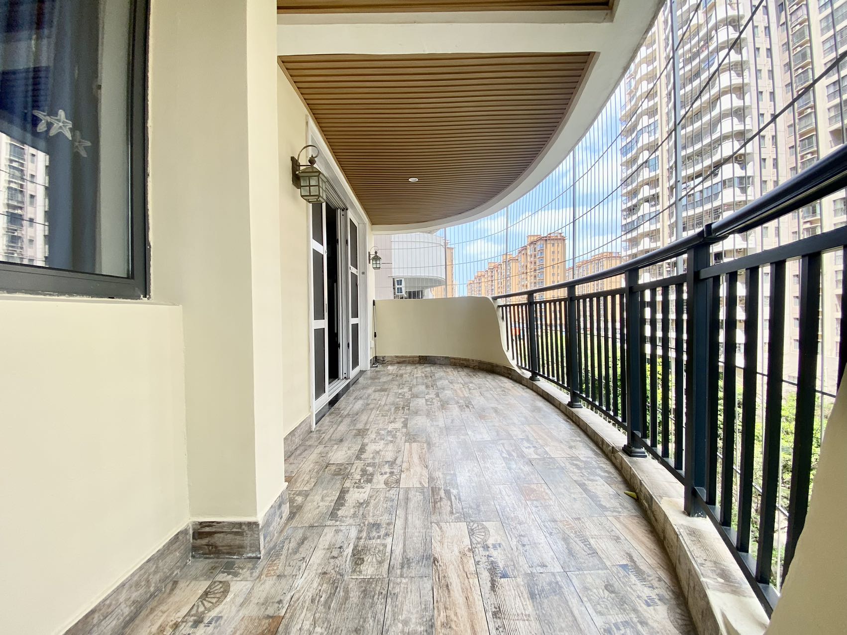 绿地海长流三期  5室2厅2卫    229.0万 绿地海长流三期  5室2厅2卫    229.0万室内图