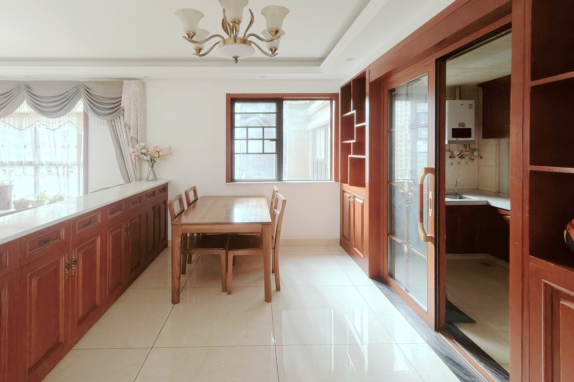 润和长郡(润和紫郡二三期) 4室2厅2卫 102.8万 润和长郡(润和紫郡二三期) 4室2厅2卫 102.8万客厅