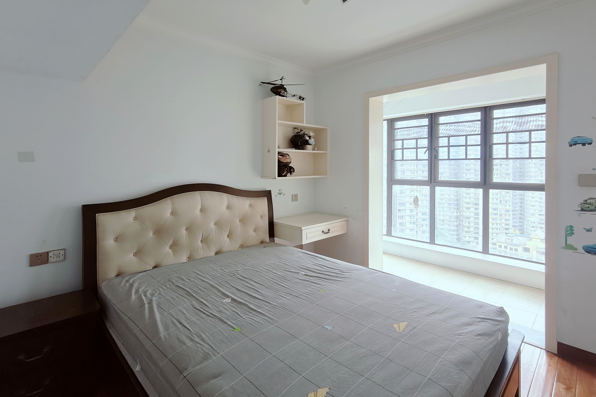 润和长郡(润和紫郡二三期) 4室2厅2卫 102.8万 润和长郡(润和紫郡二三期) 4室2厅2卫 102.8万卧室