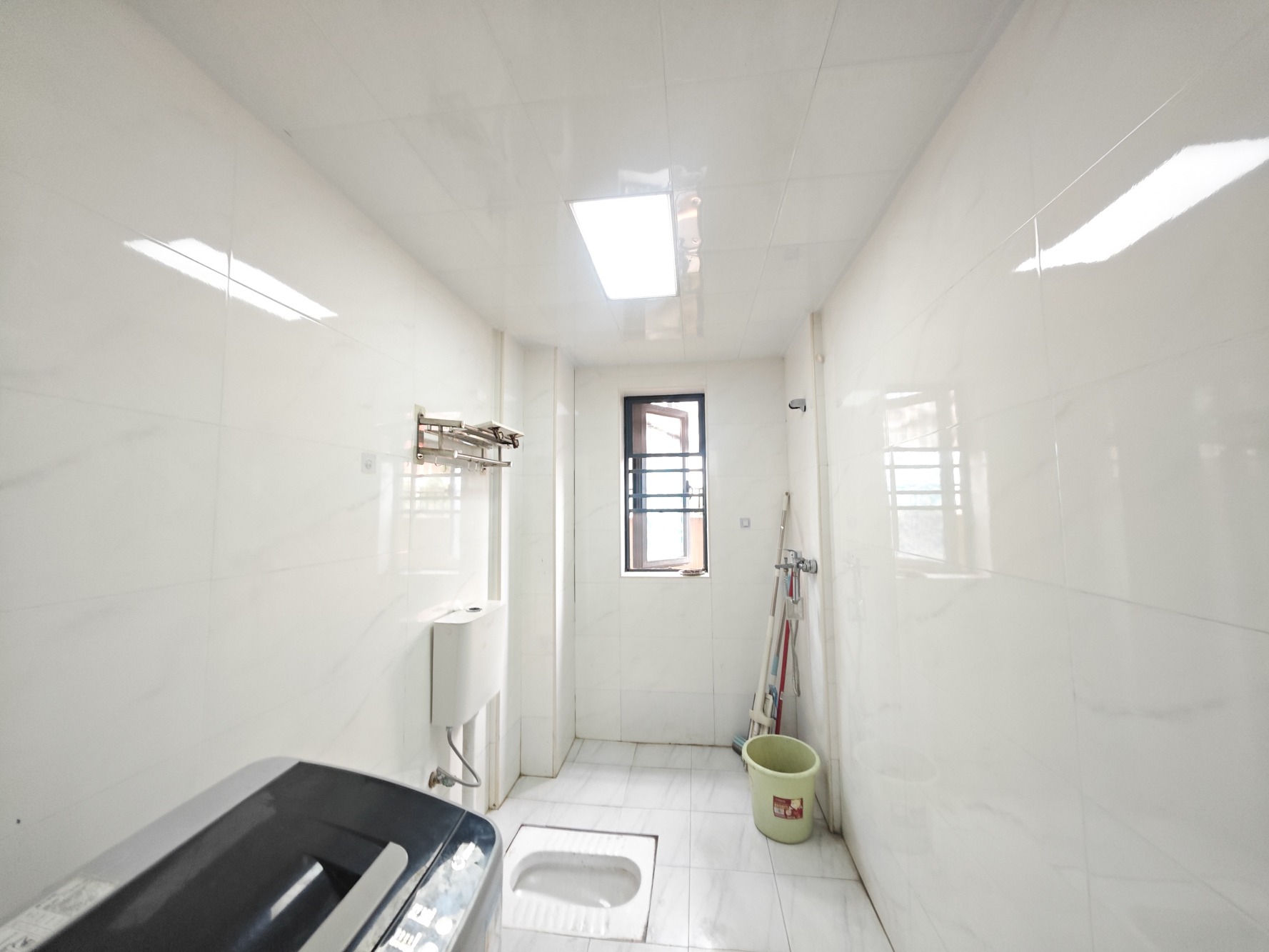 中建嘉和城  4室2厅2卫   130.50万卫生间