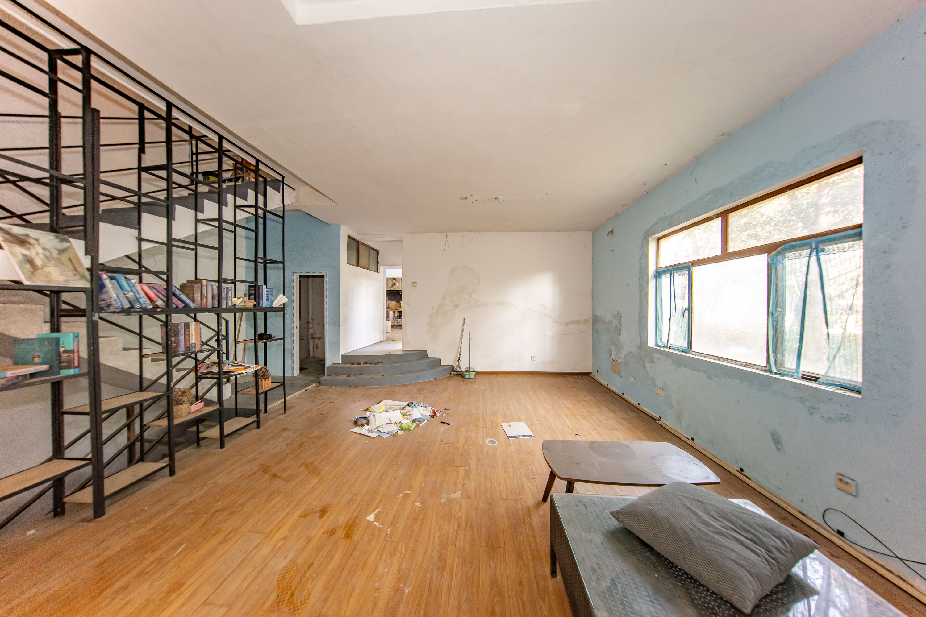 麓山恋迪亚溪谷 6室2厅1卫 298.0万 麓山恋迪亚溪谷 6室2厅1卫 298.0万客厅