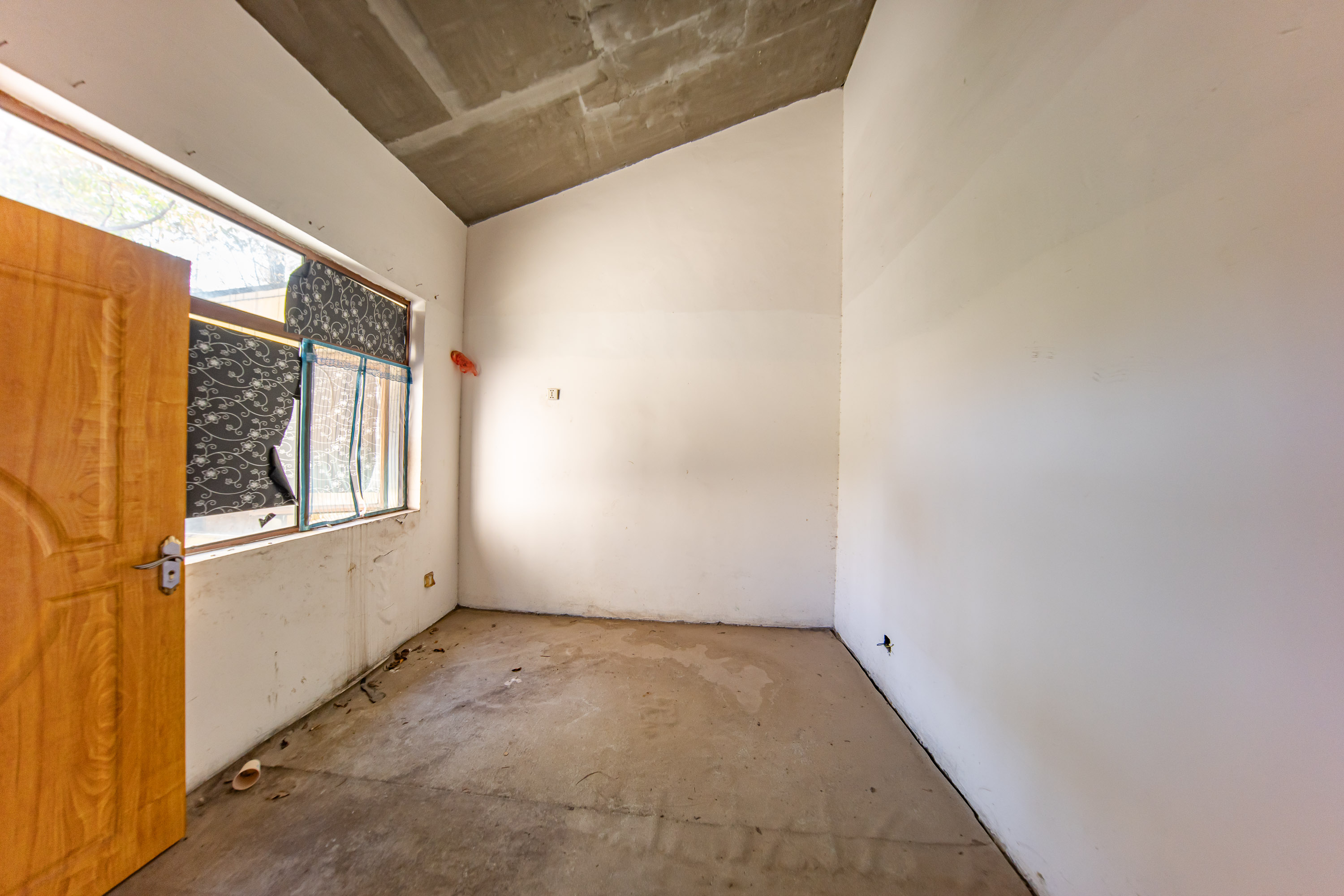 麓山恋迪亚溪谷 6室2厅1卫 298.0万 麓山恋迪亚溪谷 6室2厅1卫 298.0万卧室