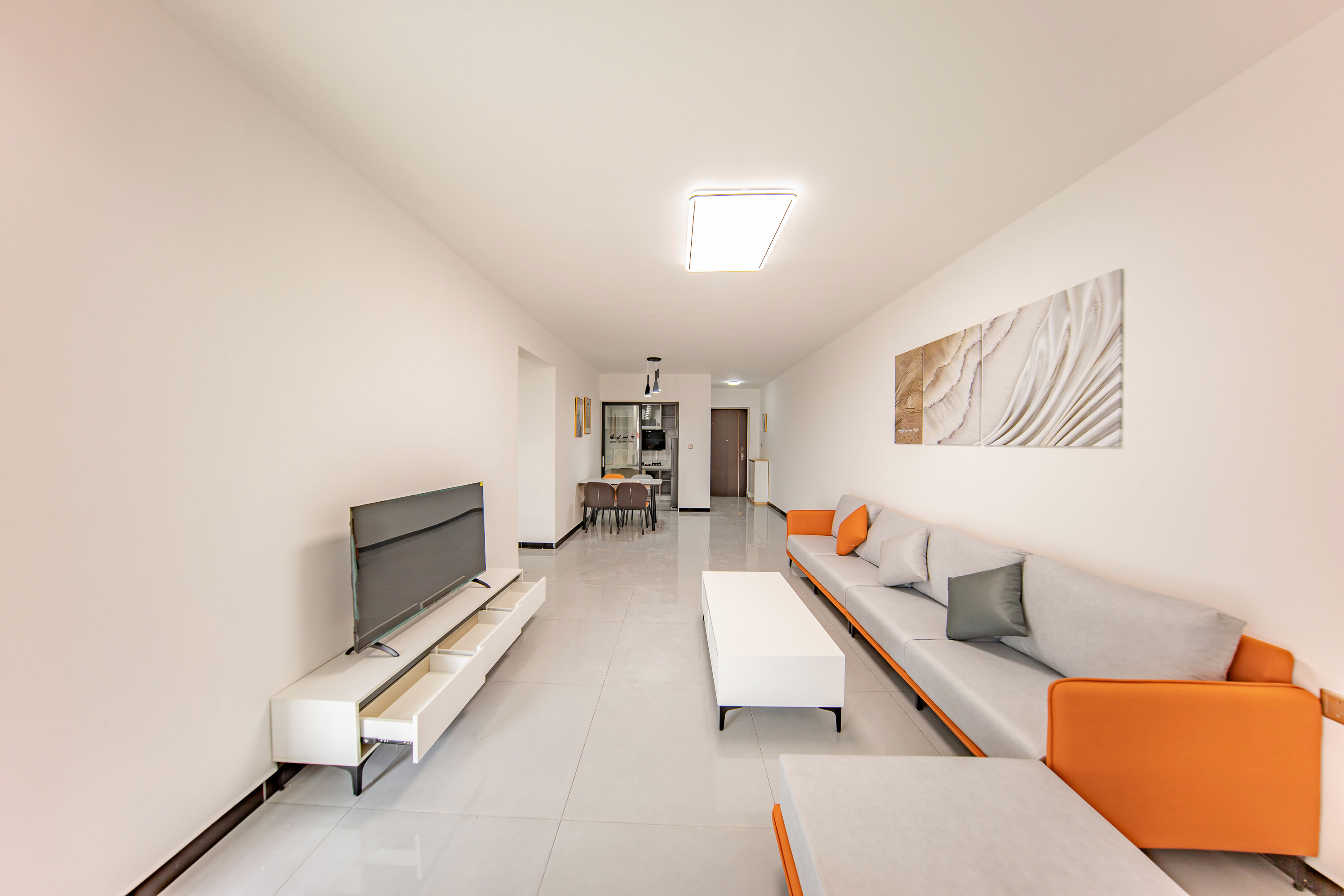 建投象山国际  3室2厅1卫    122.7万 建投象山国际  3室2厅1卫    122.7万客厅