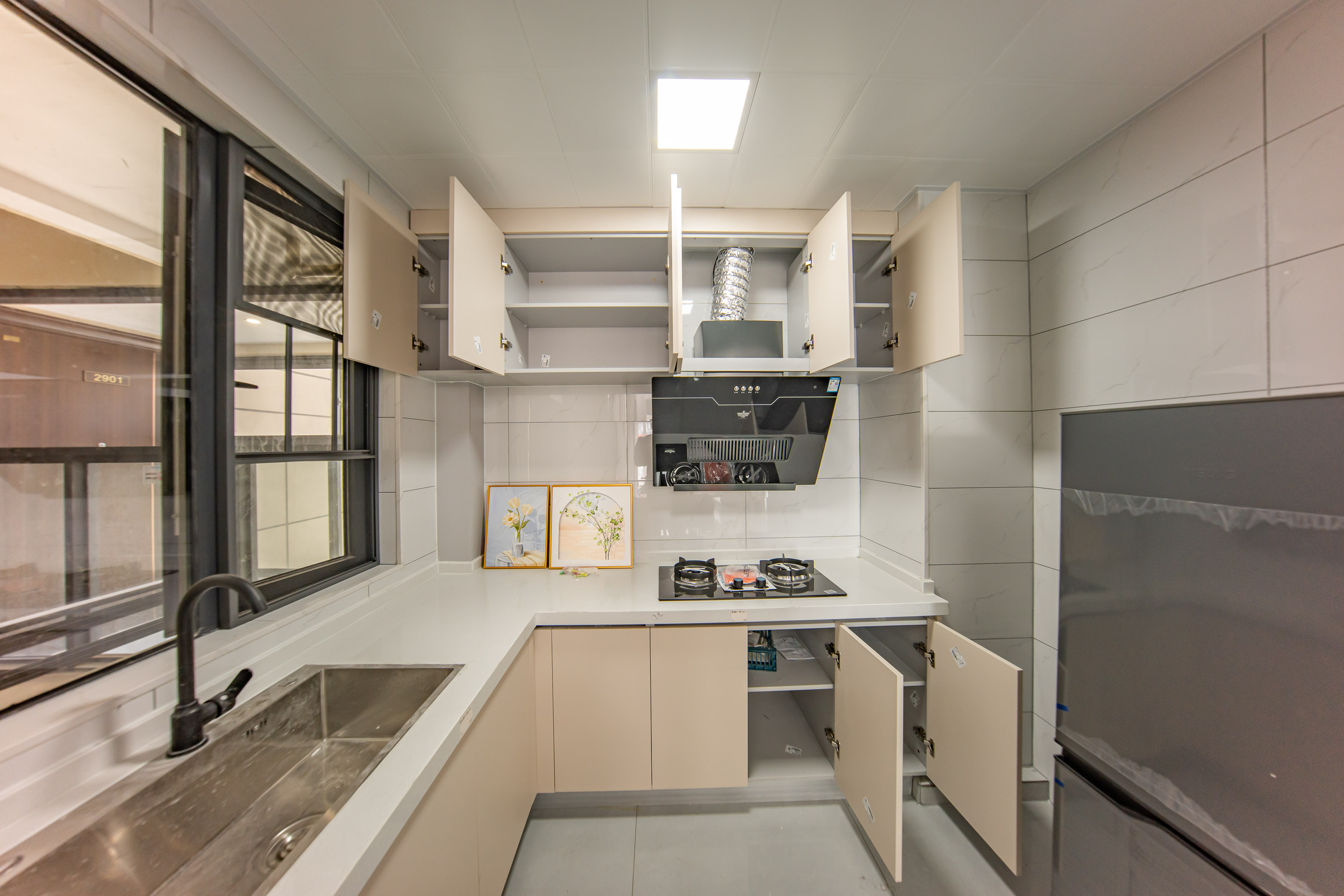 建投象山国际  3室2厅1卫    122.7万 建投象山国际  3室2厅1卫    122.7万厨房