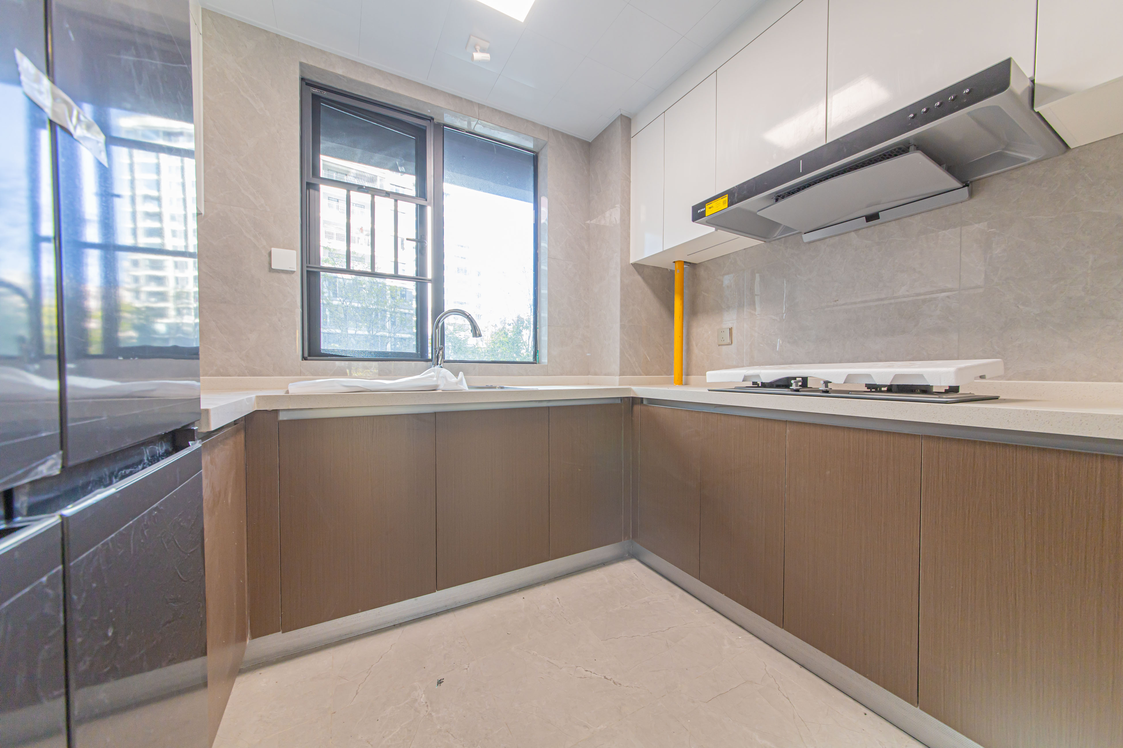 江悦和鸣 4室2厅2卫 208.0万 江悦和鸣 4室2厅2卫 208.0万厨房