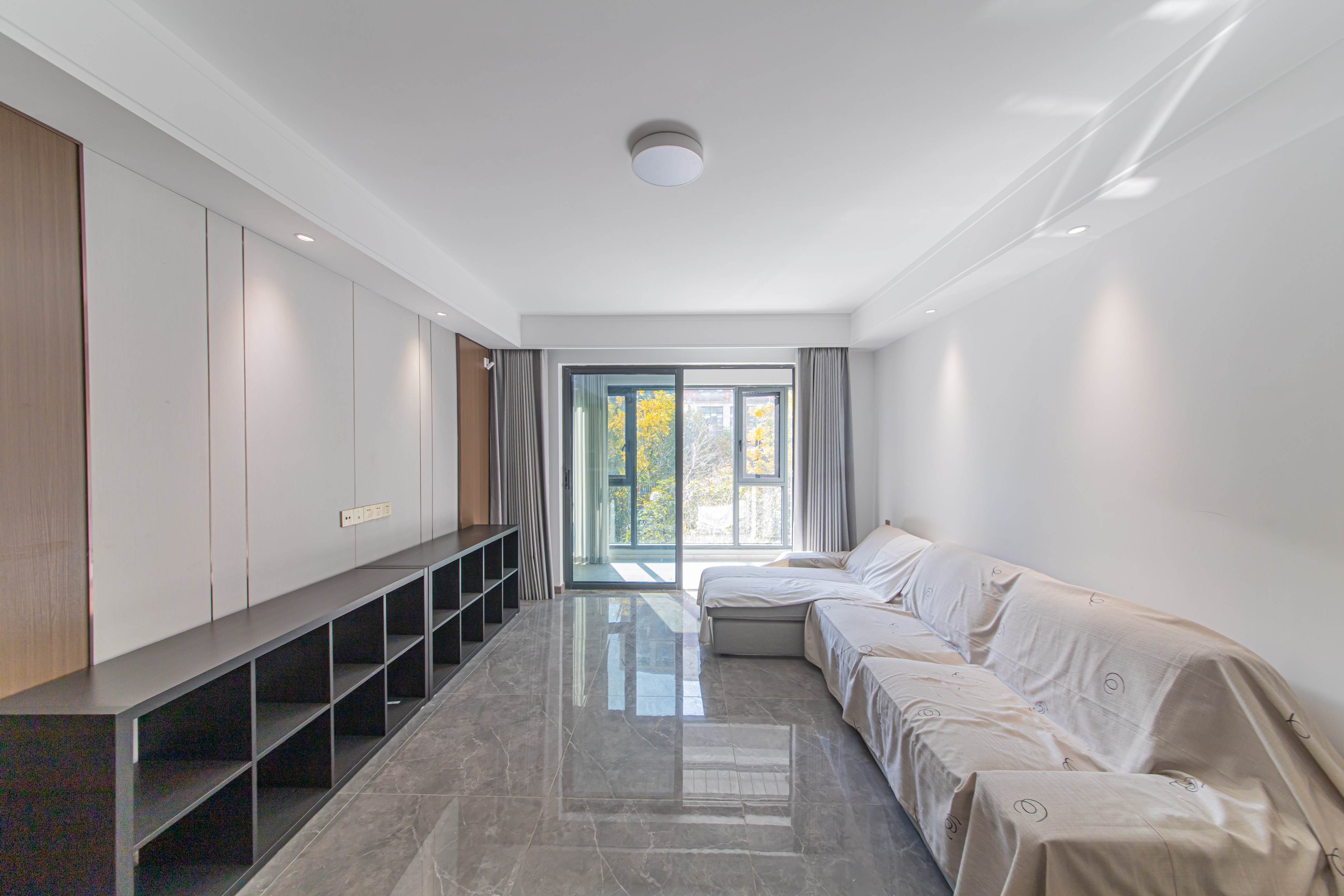 江悦和鸣 4室2厅2卫 208.0万 江悦和鸣 4室2厅2卫 208.0万客厅