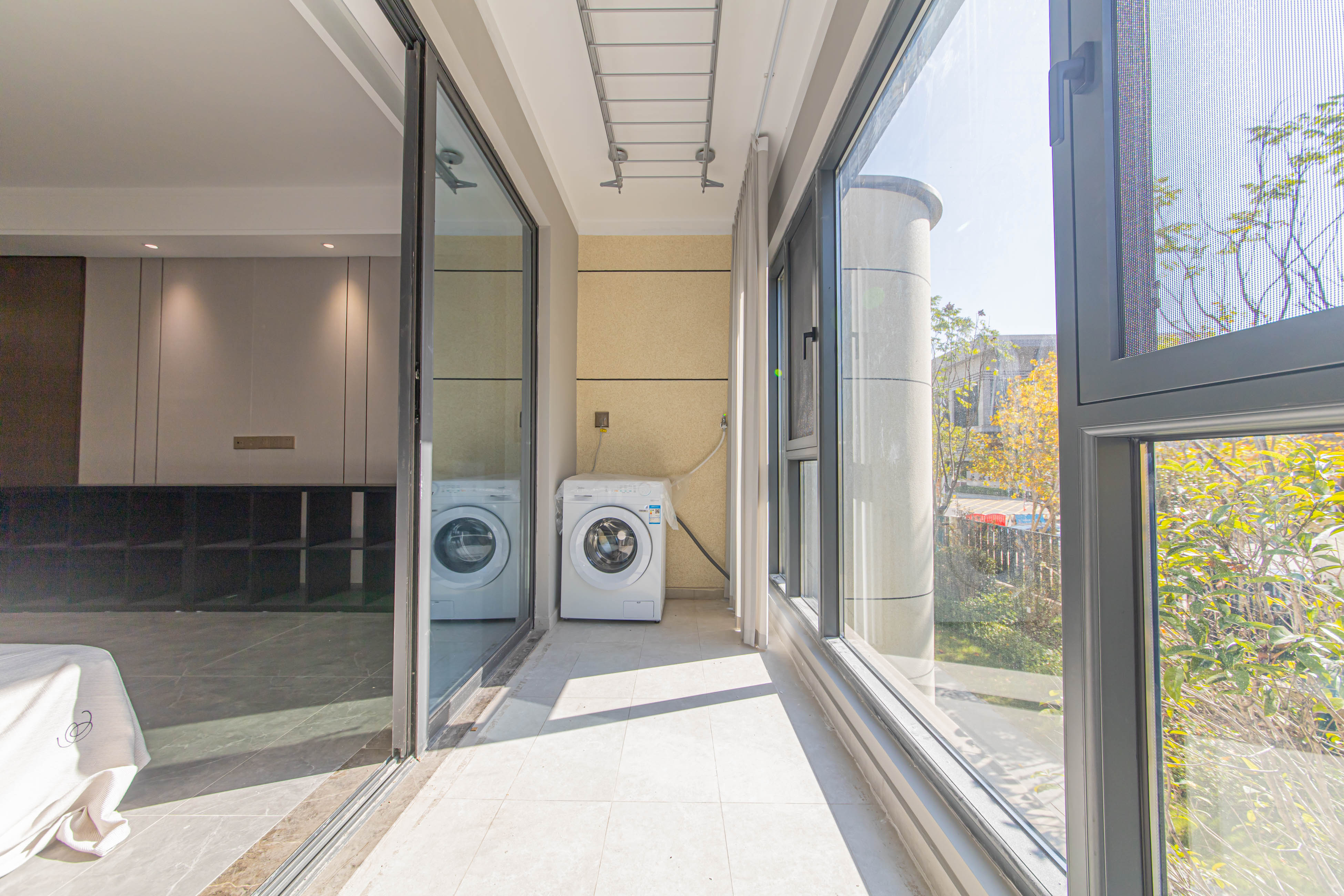 江悦和鸣 4室2厅2卫 208.0万 江悦和鸣 4室2厅2卫 208.0万阳台